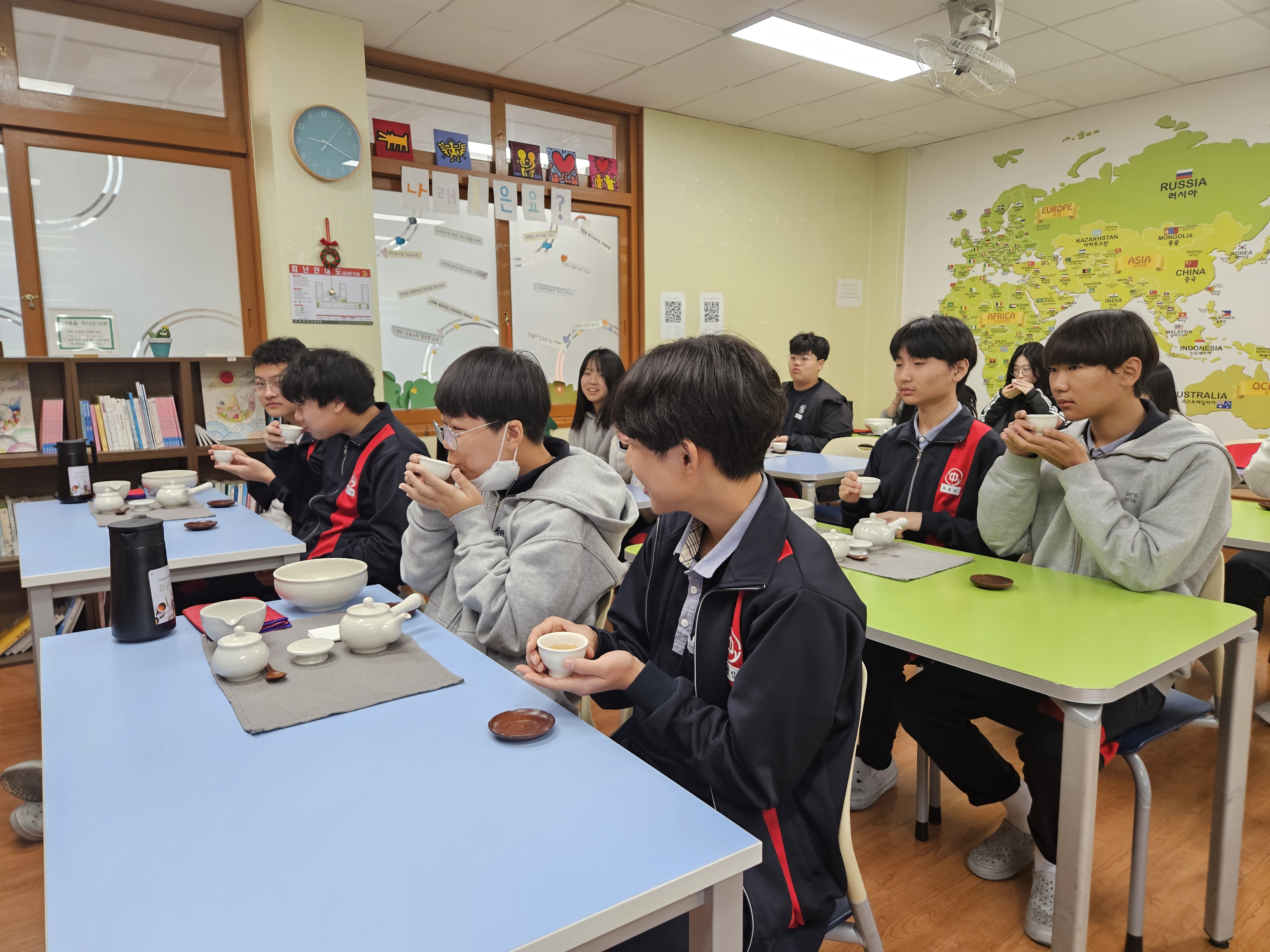  신어중, 김해전통예술로 학생정서회복 - 관련이미지1