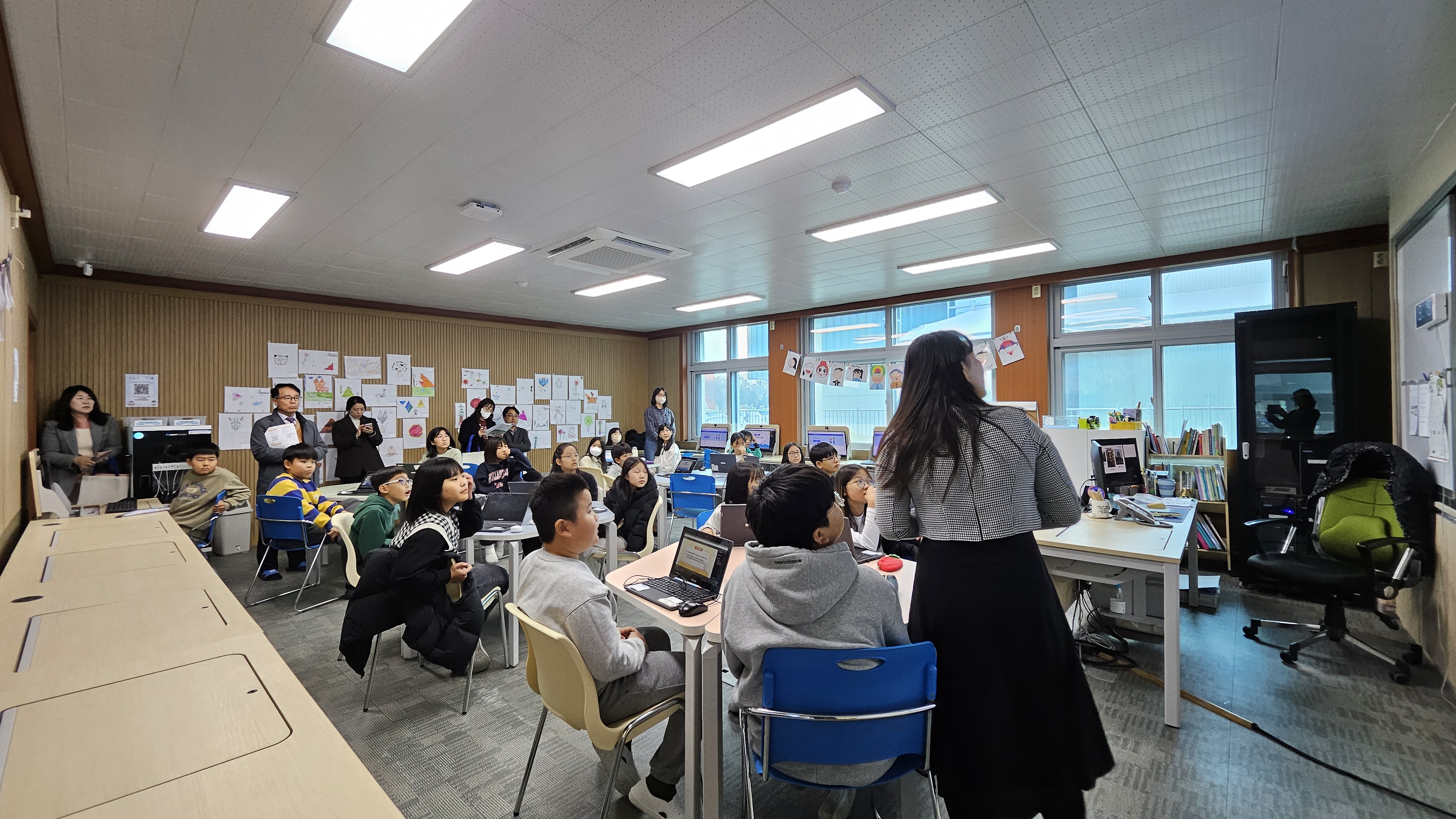 창남초, 『AIDT와 AI 기반 코스웨어』 활용한 교수학습혁신 연구학교 최종 보고회 개최 - 관련이미지3