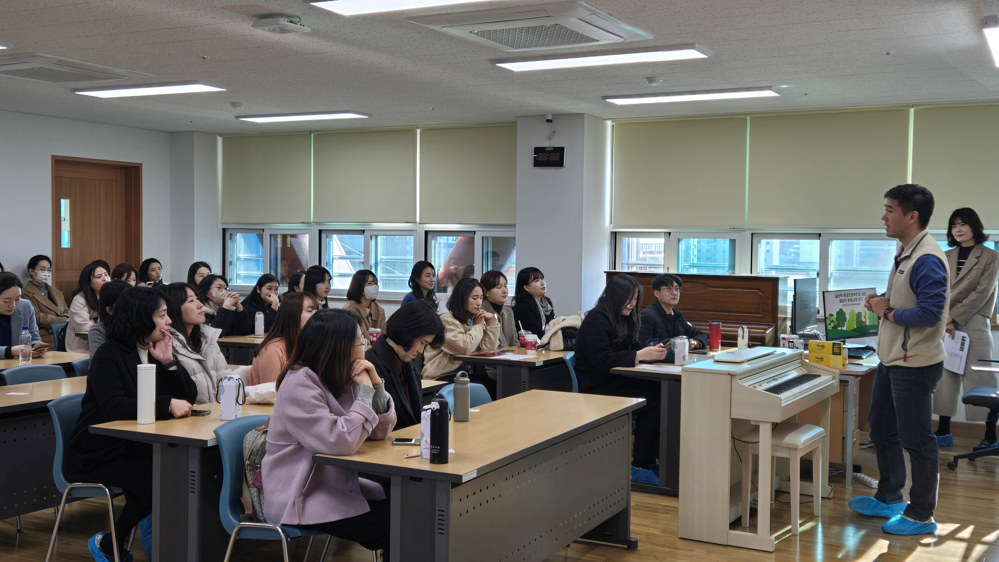 창원교육지원청, 전문적학습공동체 성과나눔마당 개최 - 관련이미지2