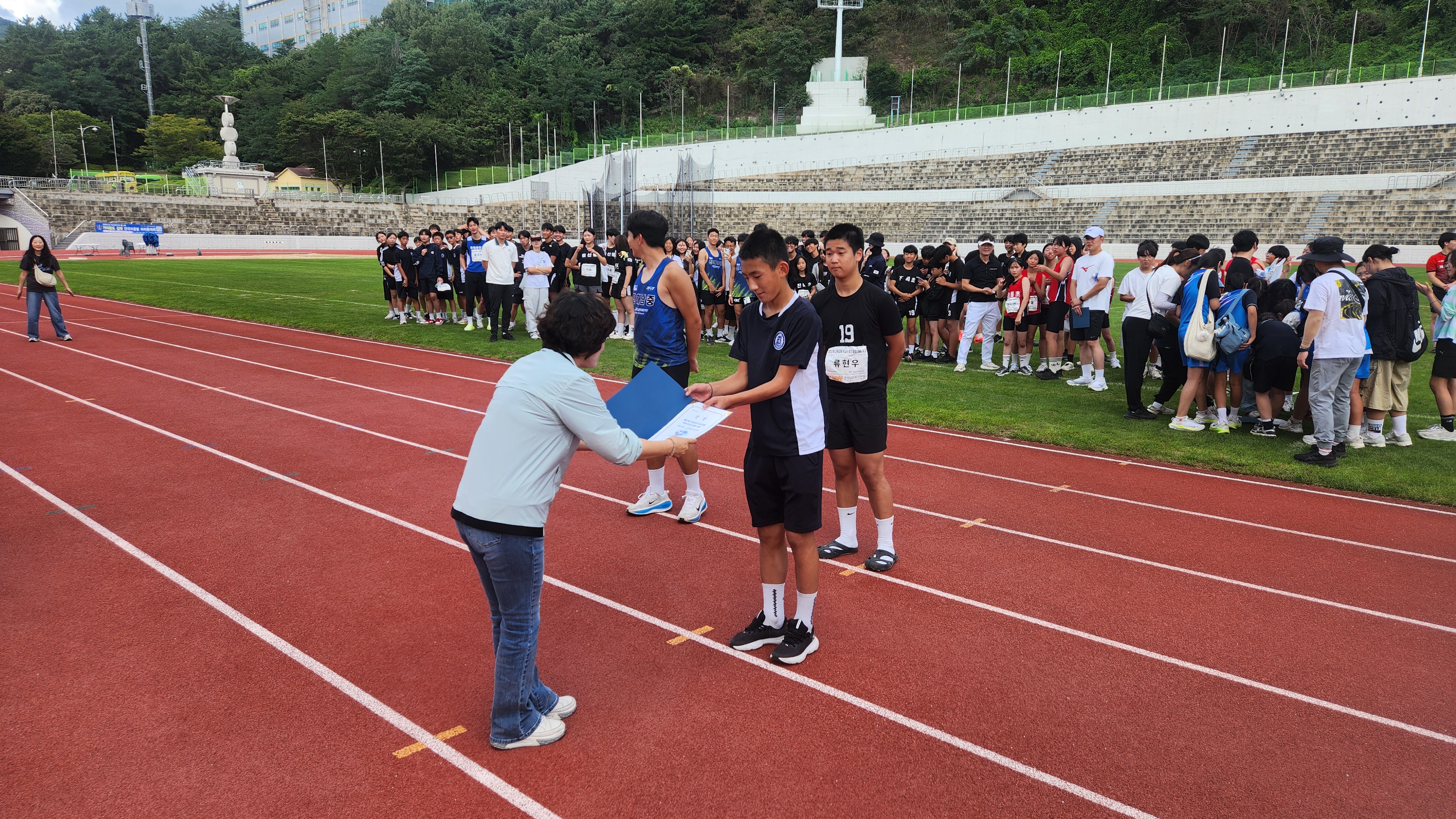 장목예술중, 교육감배 육상 종합 3위 쾌거 - 관련이미지3