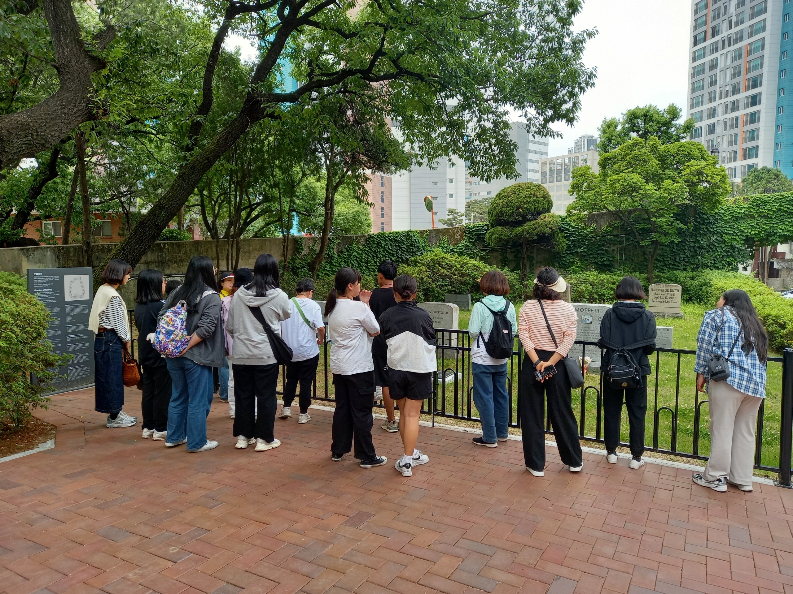 합천교육지원청 위(Wee)센터, '선생님과 함께 누리는 봄 길' - 관련이미지3