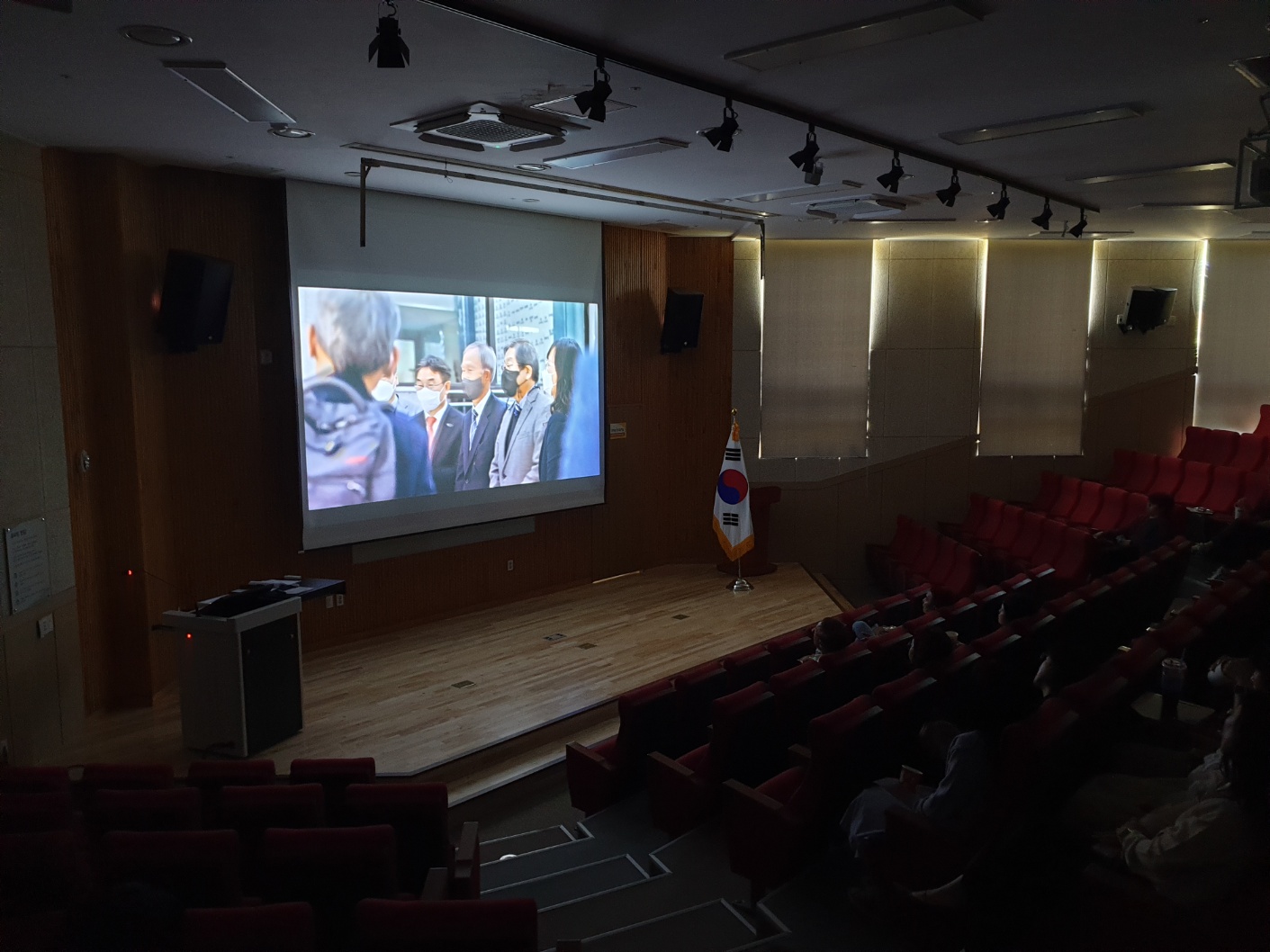 고성교육지원청, 청렴 영화로 소통하는 6월 다모임 실시 - 관련이미지2