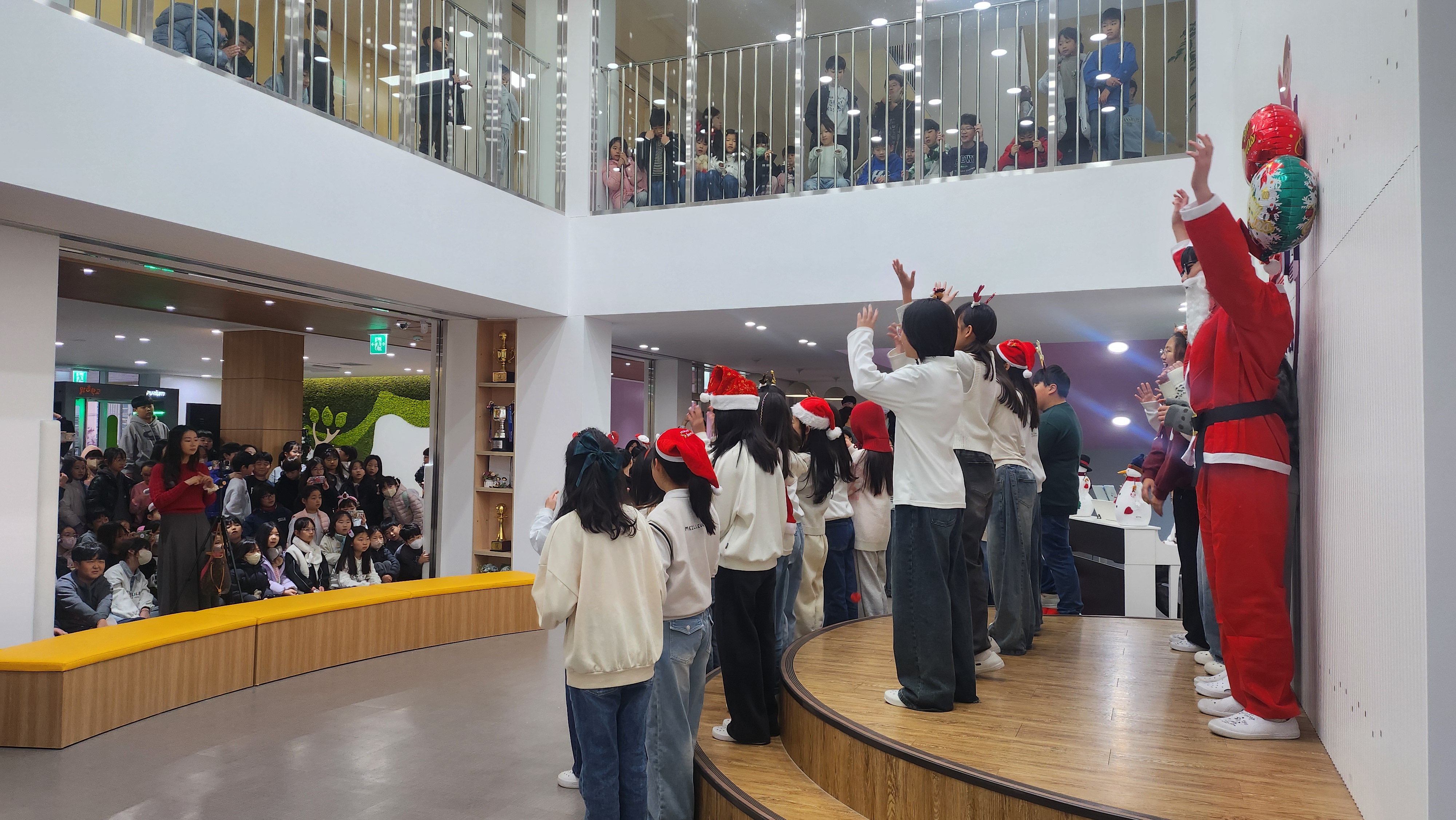 반송초 합창부 크리스마스 맞이 등굣길 노래 선물 - 관련이미지1