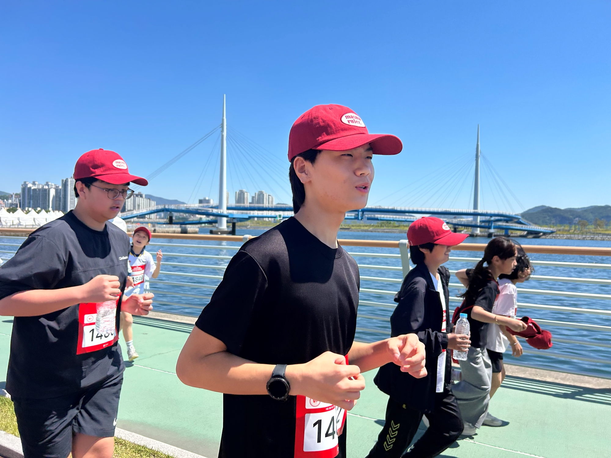 “포기는 없다”지정중 학생들  국제 마라톤 4km 전원 완주 - 관련이미지2