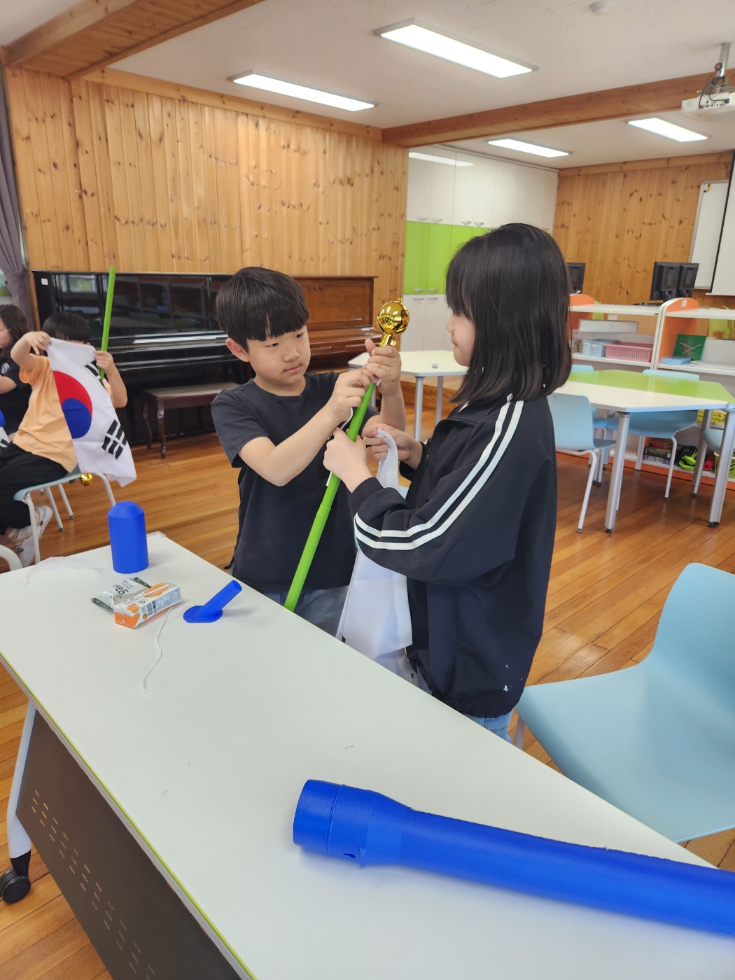 <병곡초> 학생자치회 주관 태극기 나눔활동 - 관련이미지3