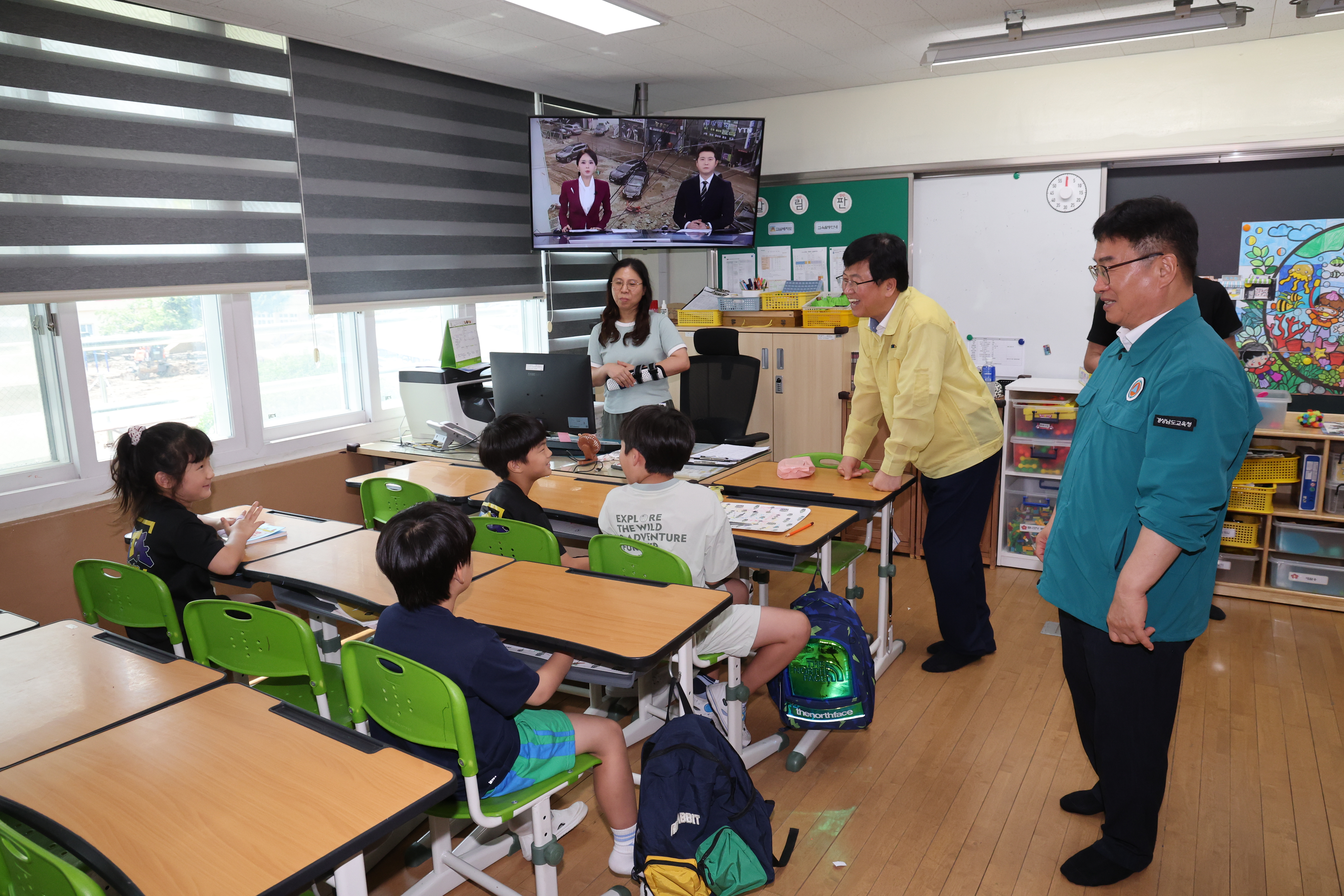 최교진 교육부 장관·권순기 경남교육감, 거제 수해 피해학교 복구·지원 대책 협의 - 관련이미지1