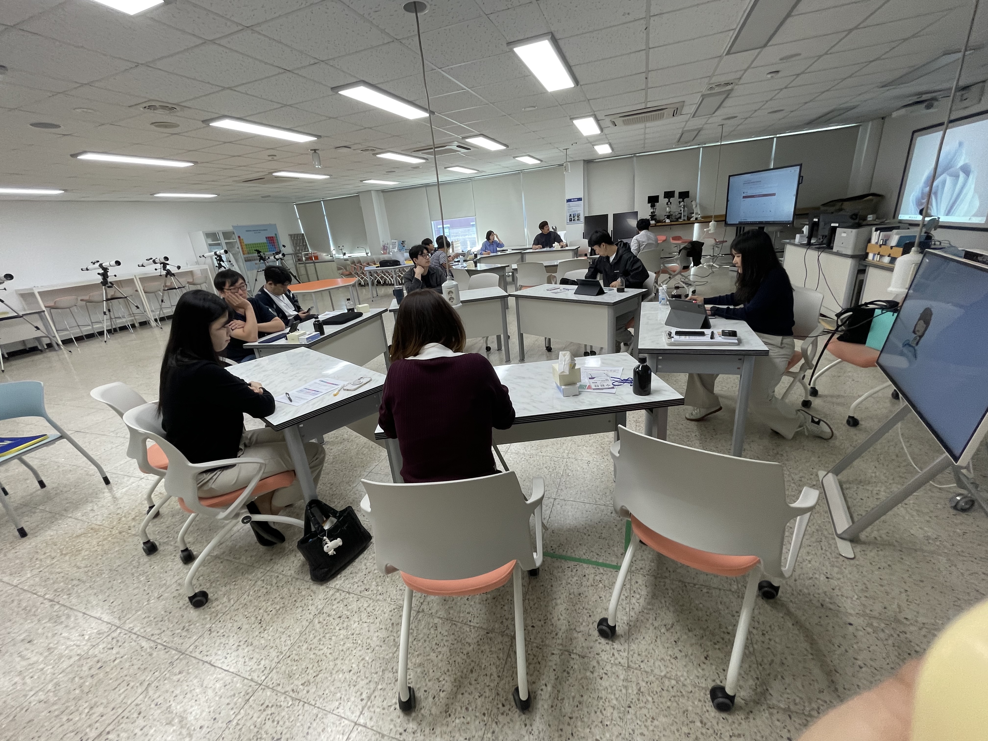 경남교육청, 현장 교원과 함께 인공지능(AI)·디지털 교육 미래 방향 모색 - 관련이미지2