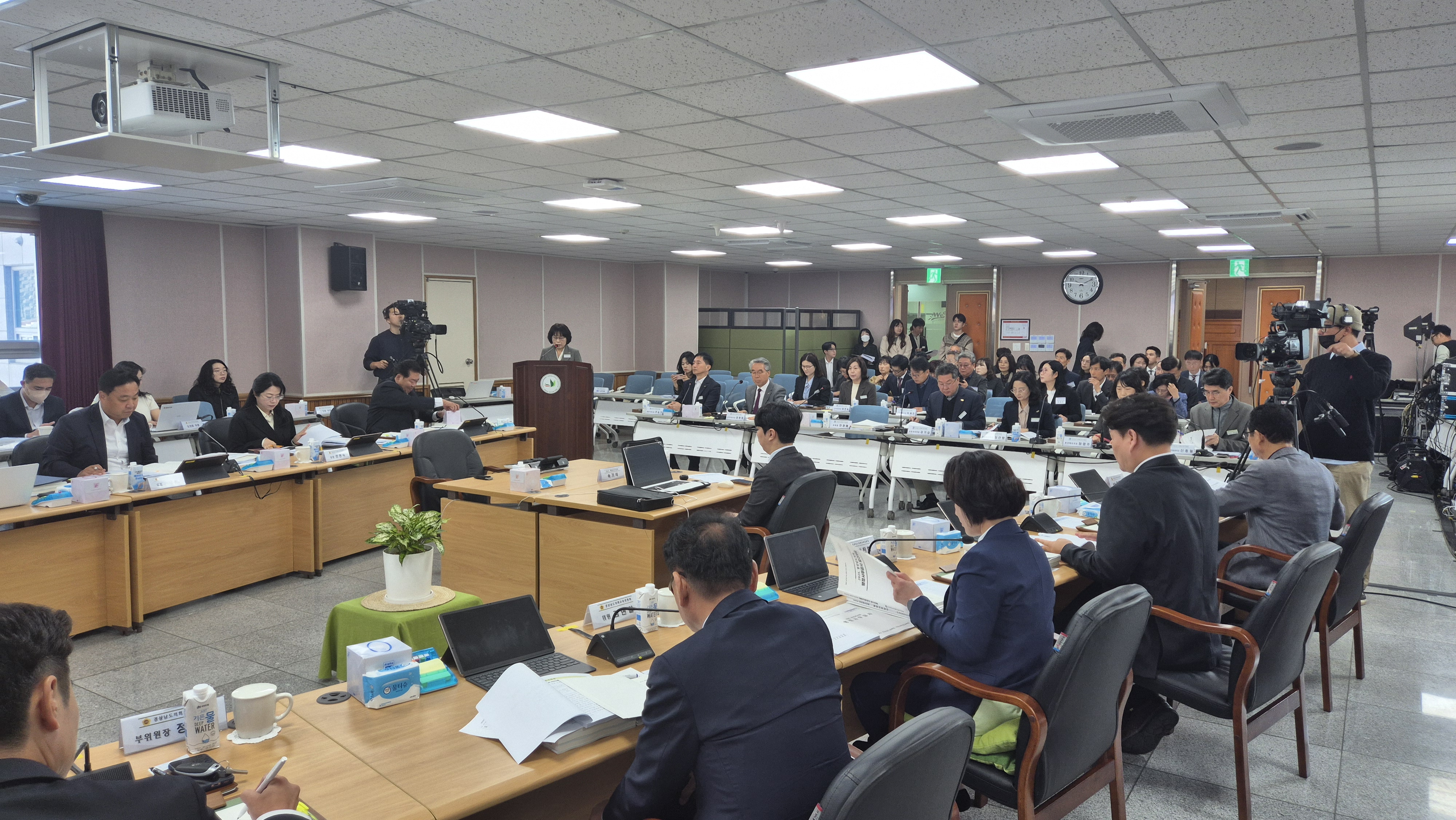 김해교육지원청, 2025년도 경상남도의회 교육위원회 행정사무감사 수감 - 관련이미지1