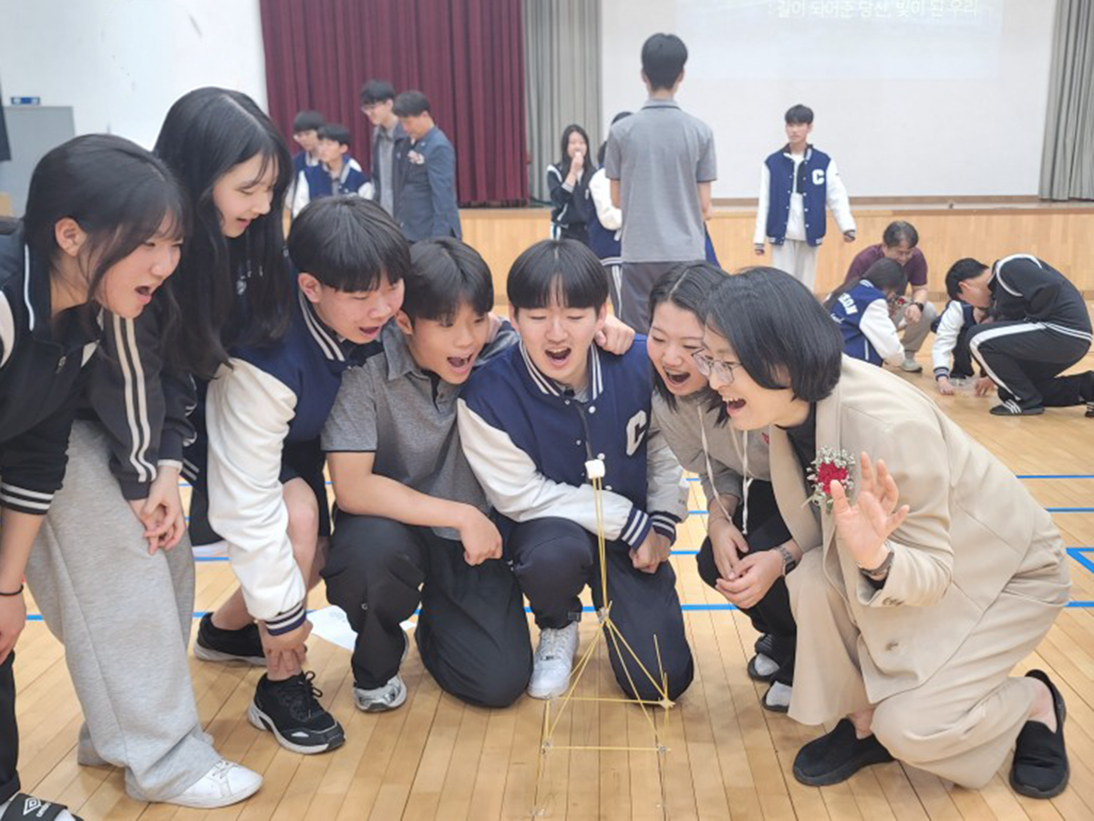스승과 제자가 함께 쌓아 올린 ‘교감의 탑’… 창선고, 특별한 스승의 날 기념행사 성료 - 관련이미지2