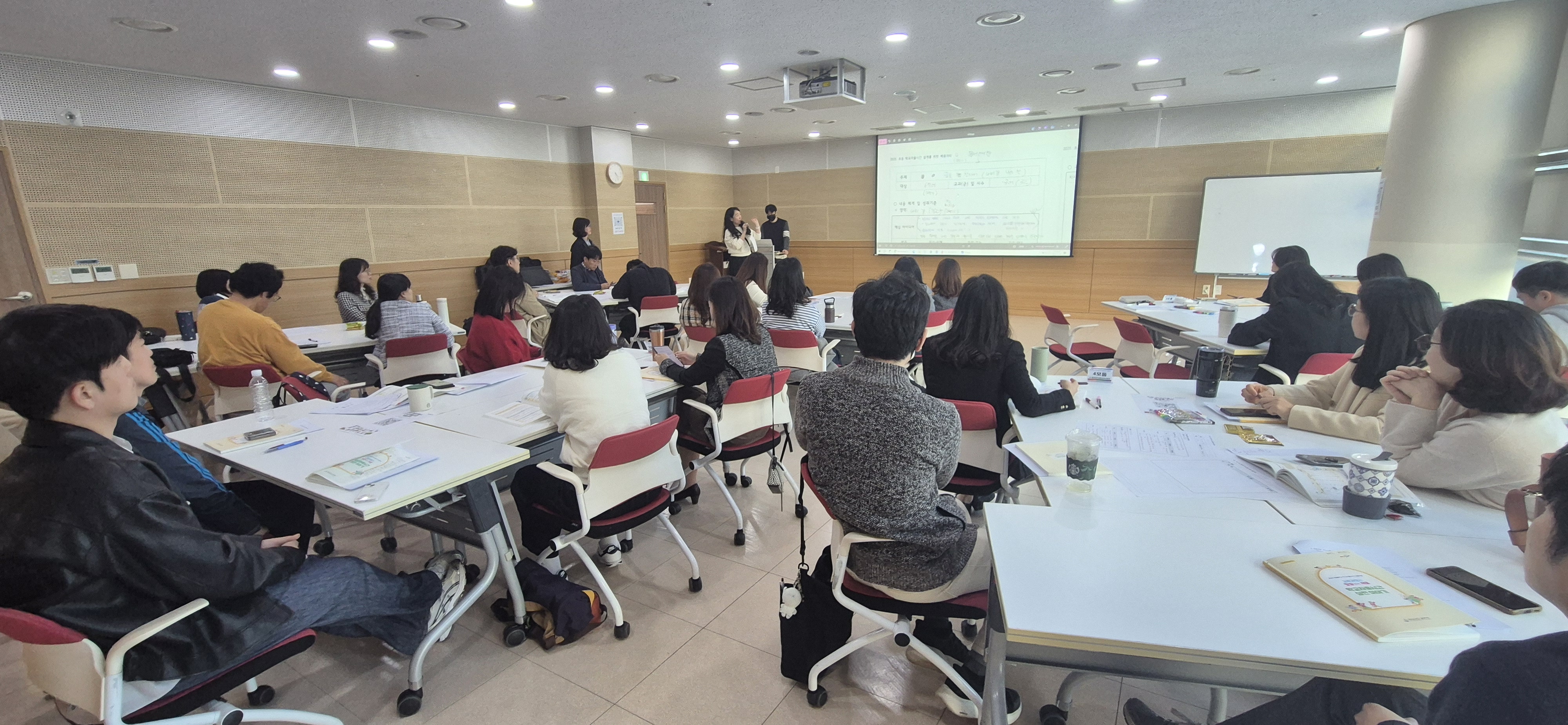 창원교육지원청, 2026학년도 학교자율시간 설계를 위한 배움자리 운영 실시 - 관련이미지2