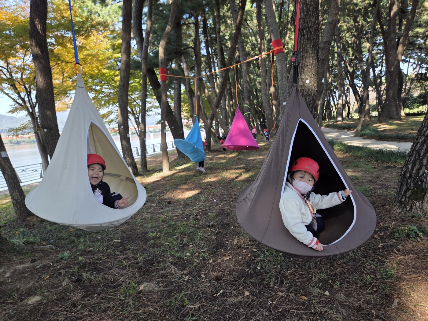 산청유치원, 가을 자연 속 밧줄 모험 - 관련이미지2