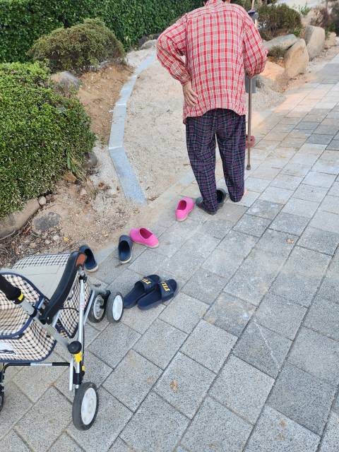 옥종고등학교, 맨발걷기 맛집 '옥돌둘레길 개장' - 관련이미지4