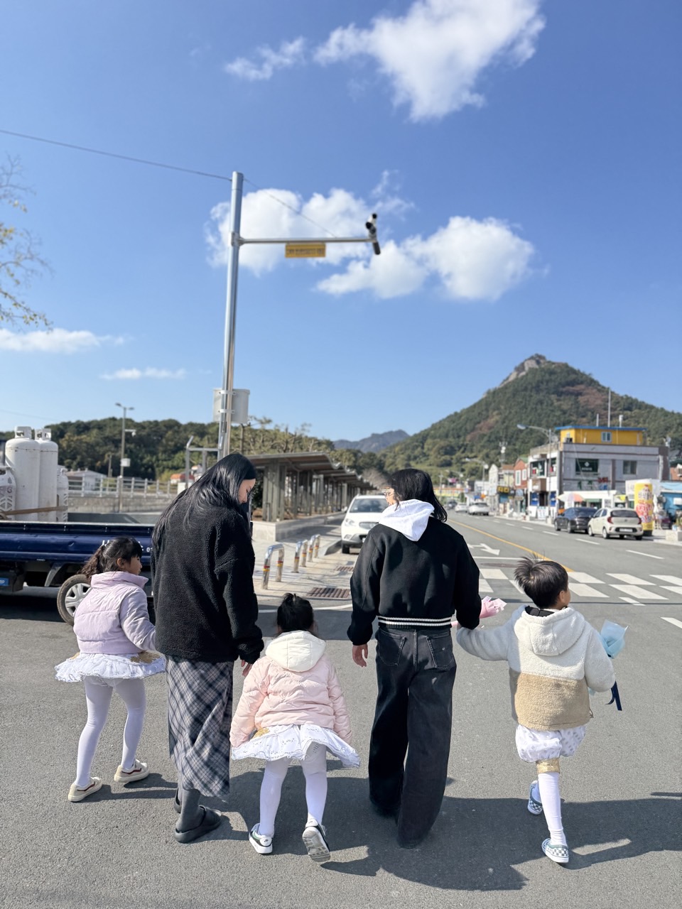 사량초병설유, 섬마을을 밝힌 따뜻한 가을버스킹 - 관련이미지1