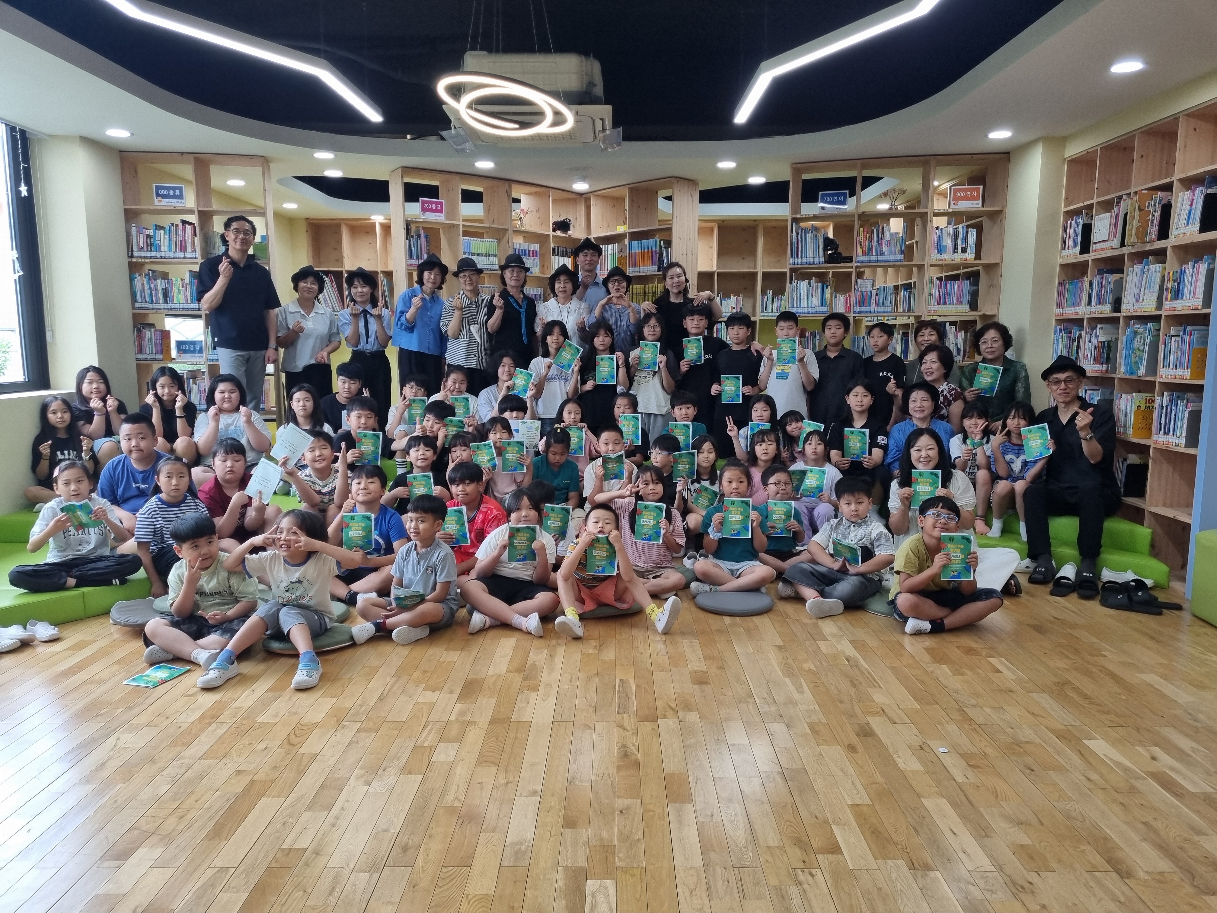 “선배의 마음을 오카리나 선율에 담아” 산외초, 세대를 잇는 문화예술 나눔행사 펼쳐 - 관련이미지2