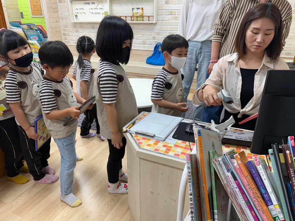 김해유치원, 독서교육에 날개를 달다. - 관련이미지3