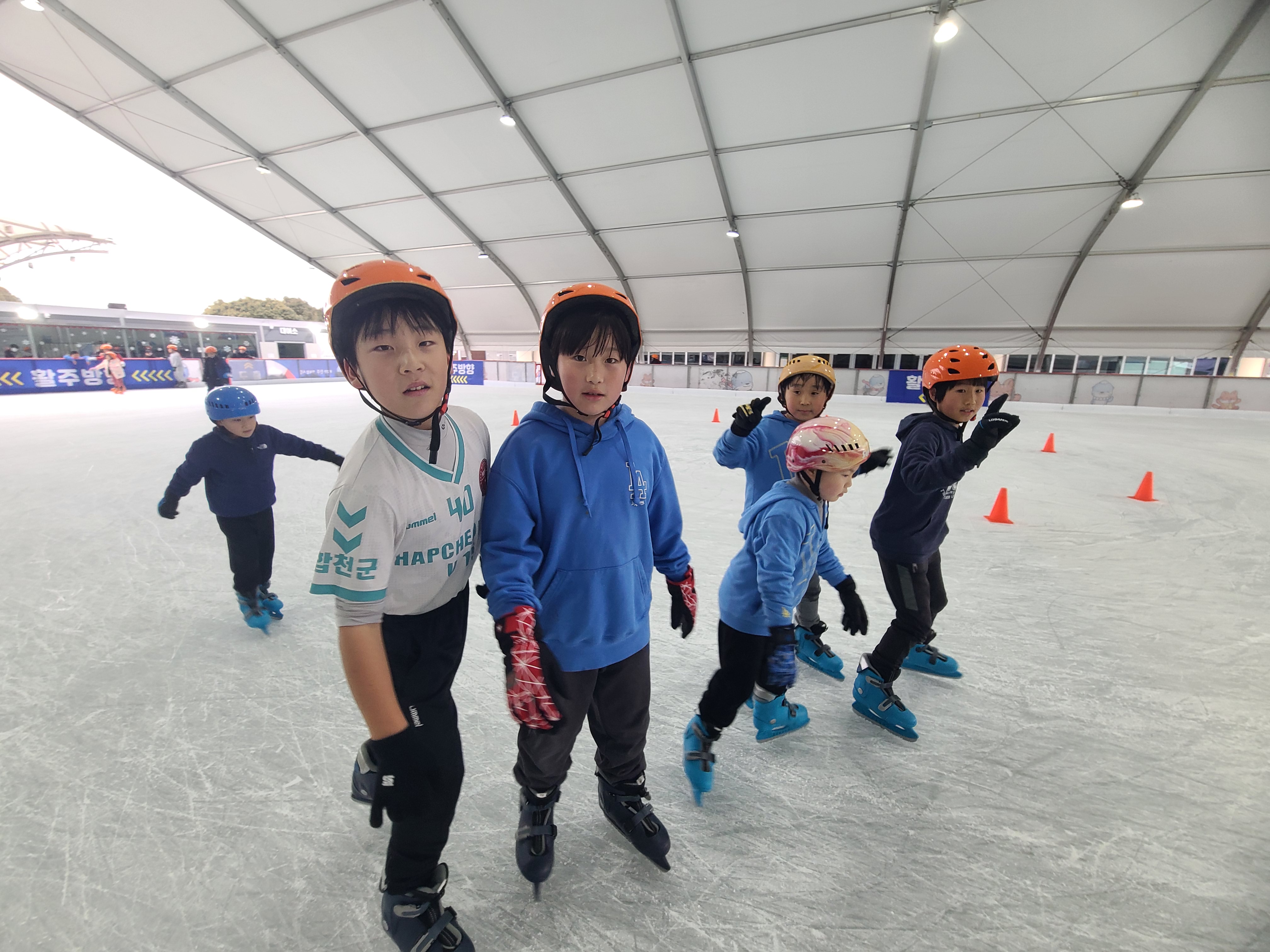 빙판 위에서 피어난 자신감, 야외 스케이트 체험학습 - 관련이미지2