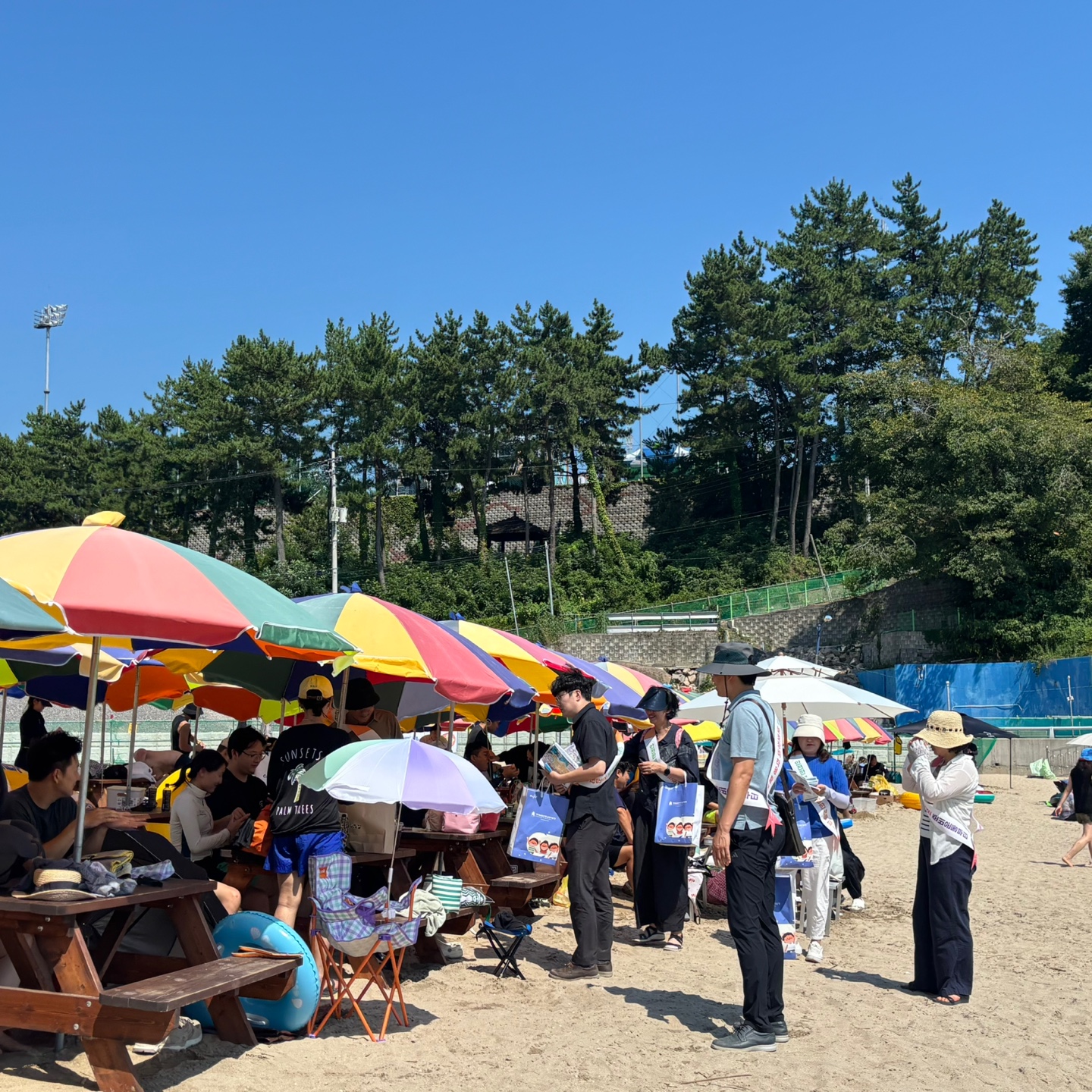 “진주교육지원청, 사천 남일대 해수욕장서 학생 건강·안전 캠페인 펼쳐” - 관련이미지2