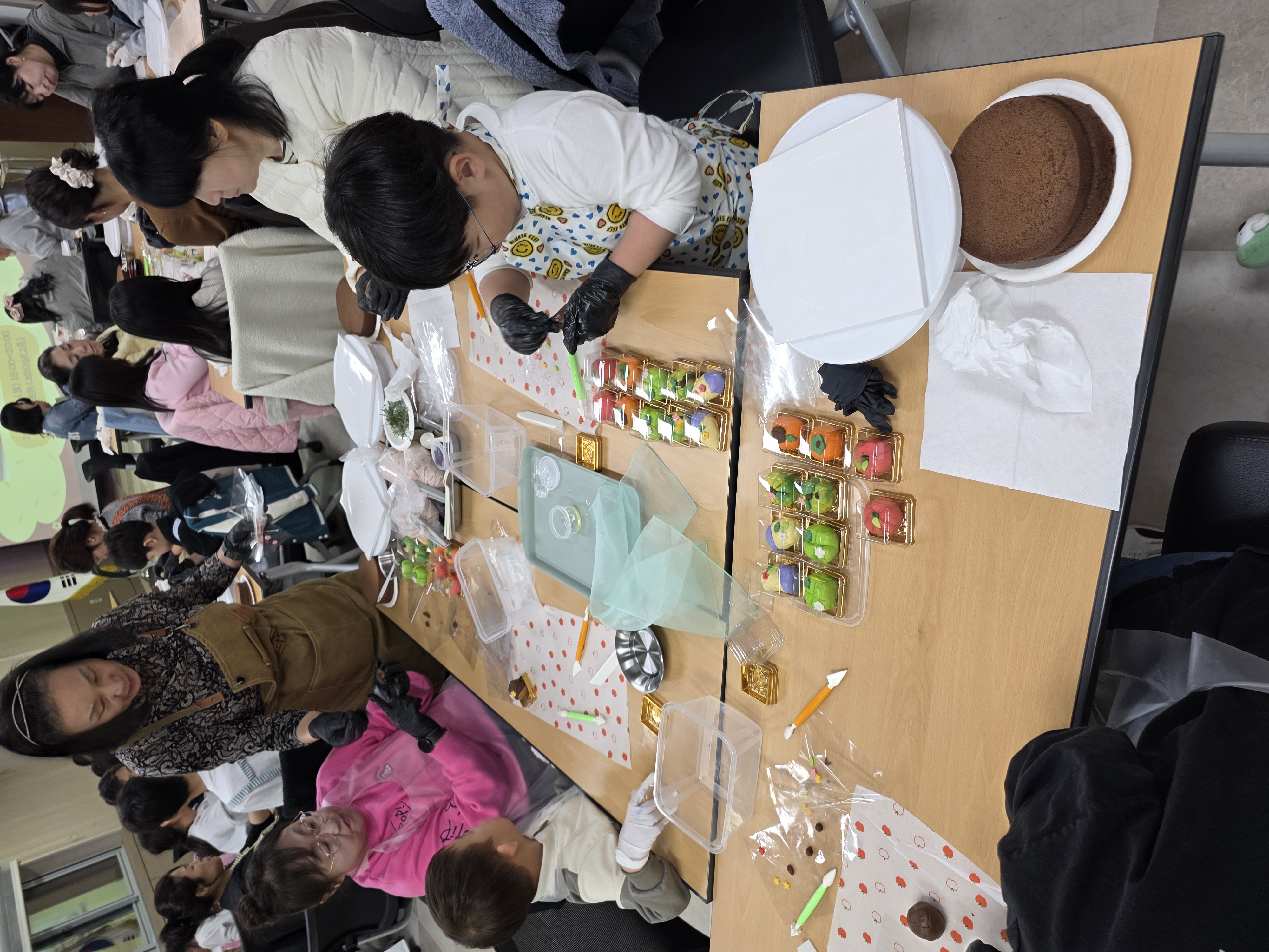 의령 학부모대학, 티푸드 체험으로 학부모-자녀 소통 및 역량 강화...1차 강좌 성료  - 관련이미지3