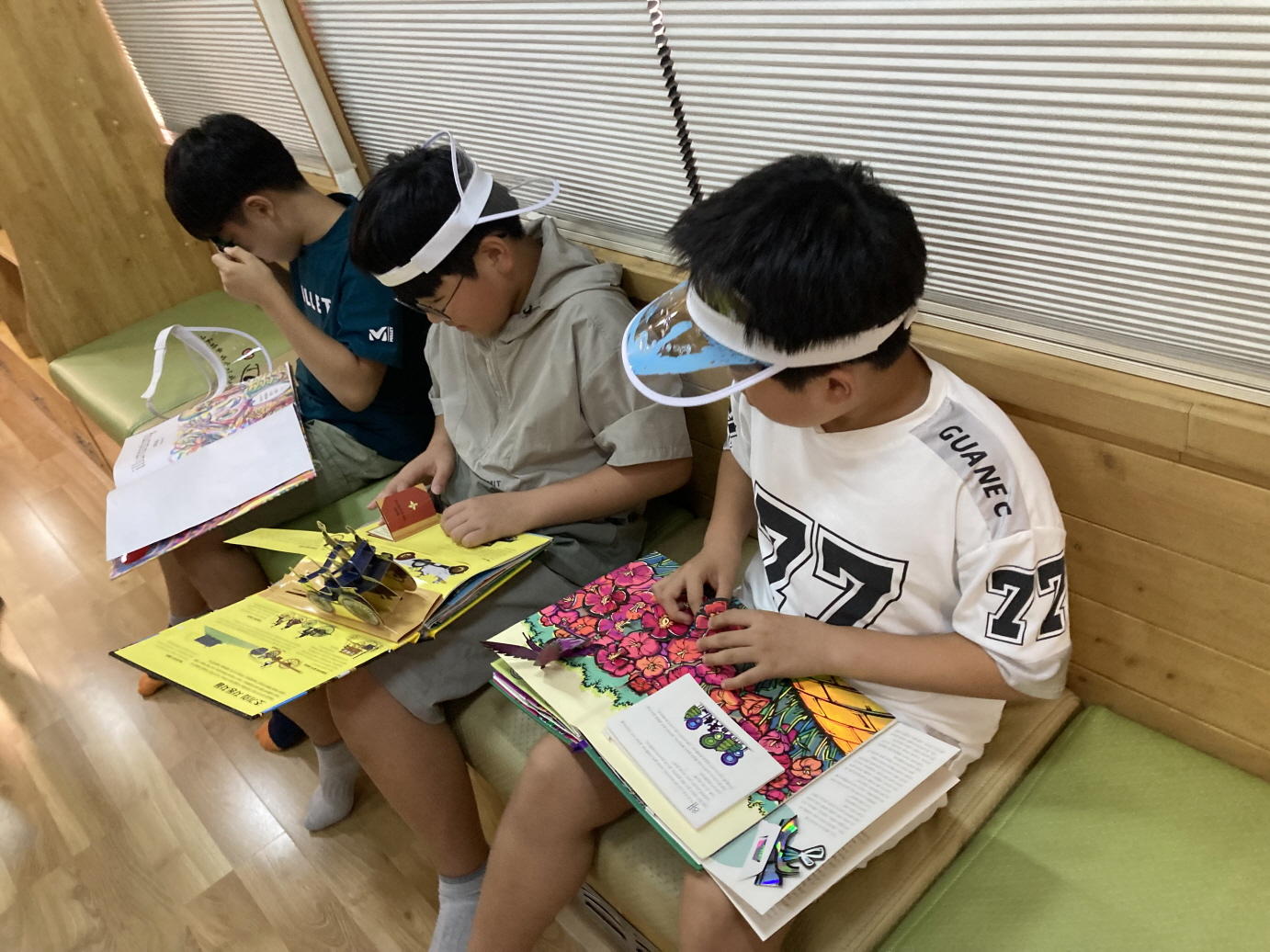 적량초, 학교로 찾아오는 북버스 체험 실시 - 관련이미지2