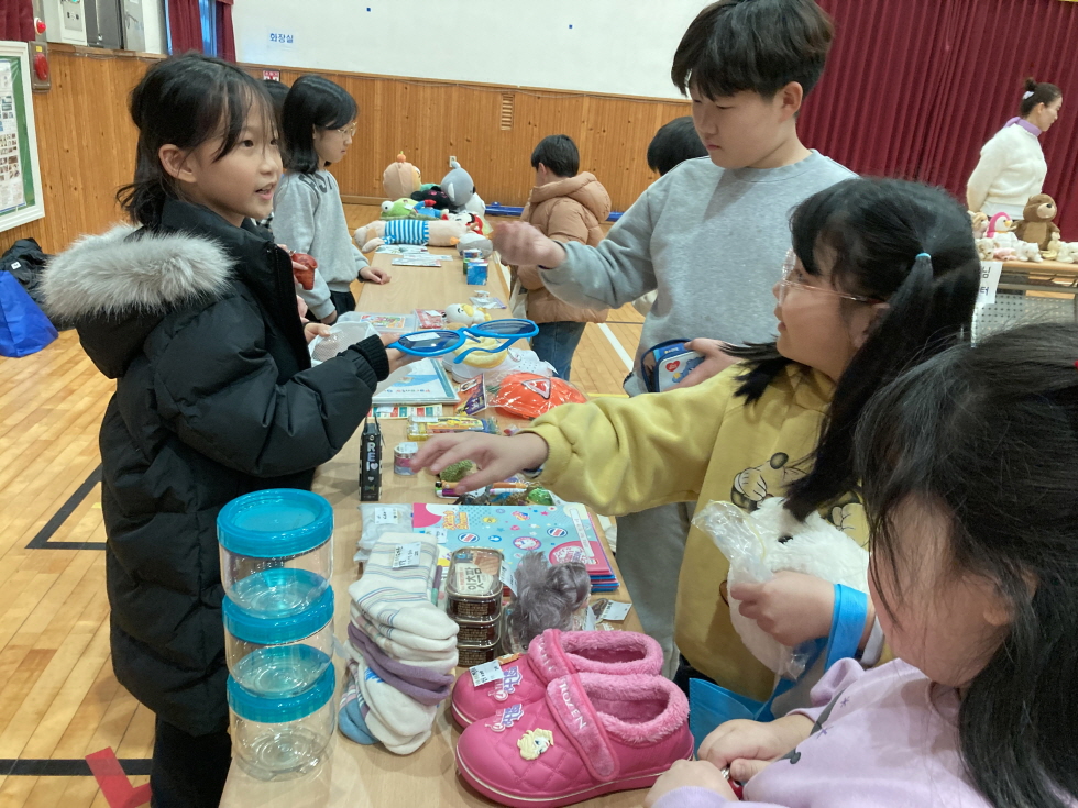 하동 악양초, 전교어린이회 나눔장터로 멋진 마무리 - 관련이미지1