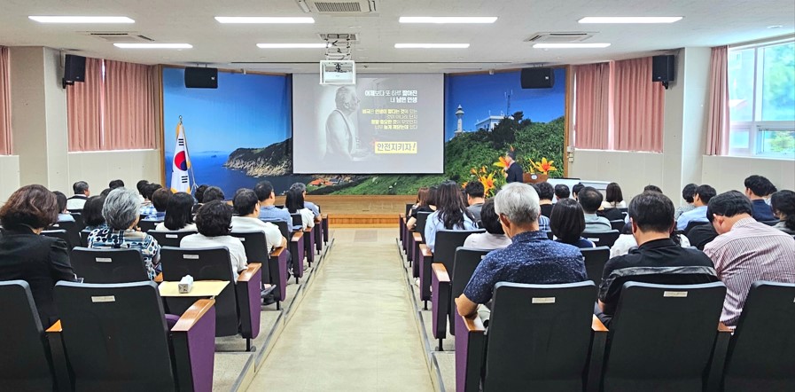 '부패와 싸워 이길 ‘학익진’을 펼쳐라!' 통영교육지원청 2025년 반부패 청렴 교육 실시 - 관련이미지3
