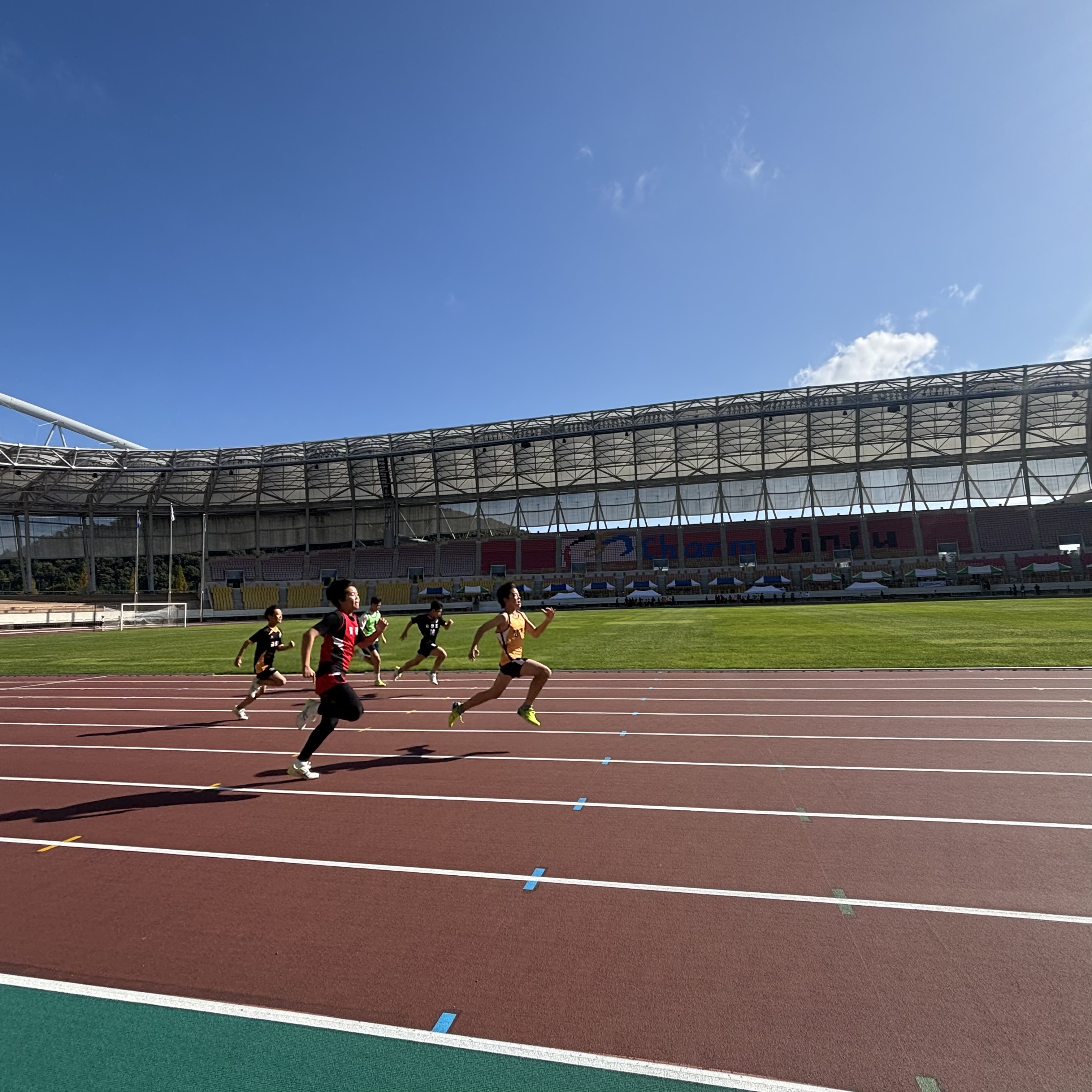“진주 육상 꿈나무들의 인내과 끈기를 통한 성장의 장” - 관련이미지2