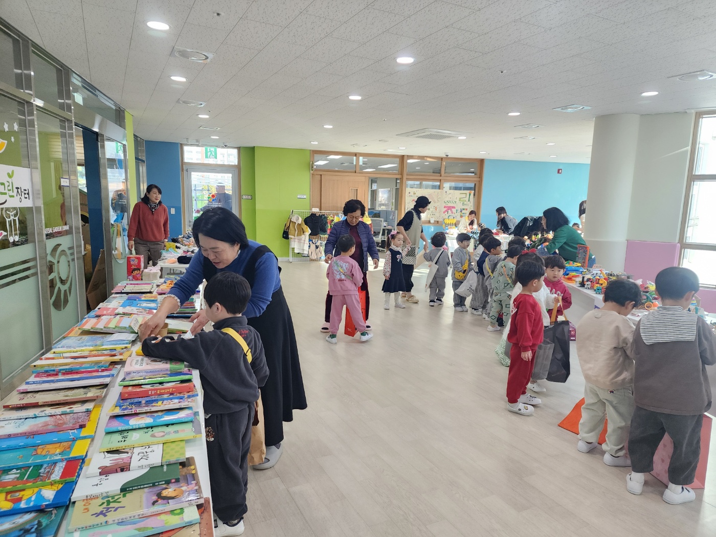 햇살가득유치원, 「햇살그린장터」 실시 - 관련이미지1