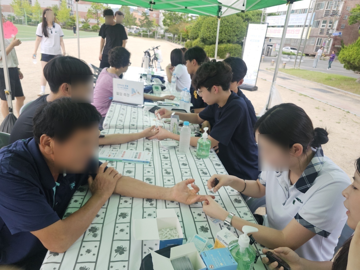 김해고, 지역 주민과 함께하는 건강 나눔 실천 - 관련이미지3