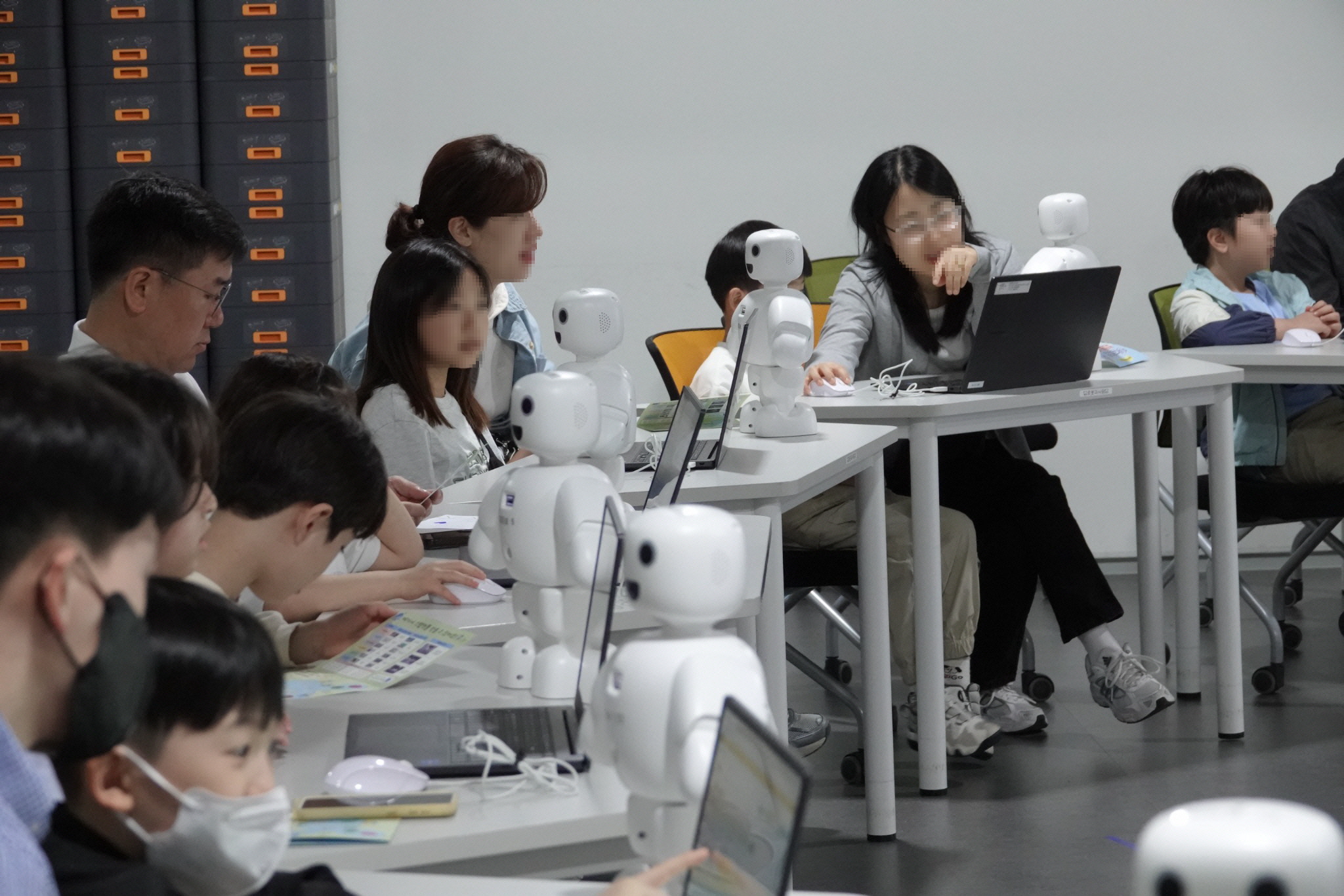 경남교육청 미래교육원, 여름방학 특별 프로그램  ‘아이의 상상, 아이(AI)의 실현! 상상이 현실이 되는 여름’운영 - 관련이미지2