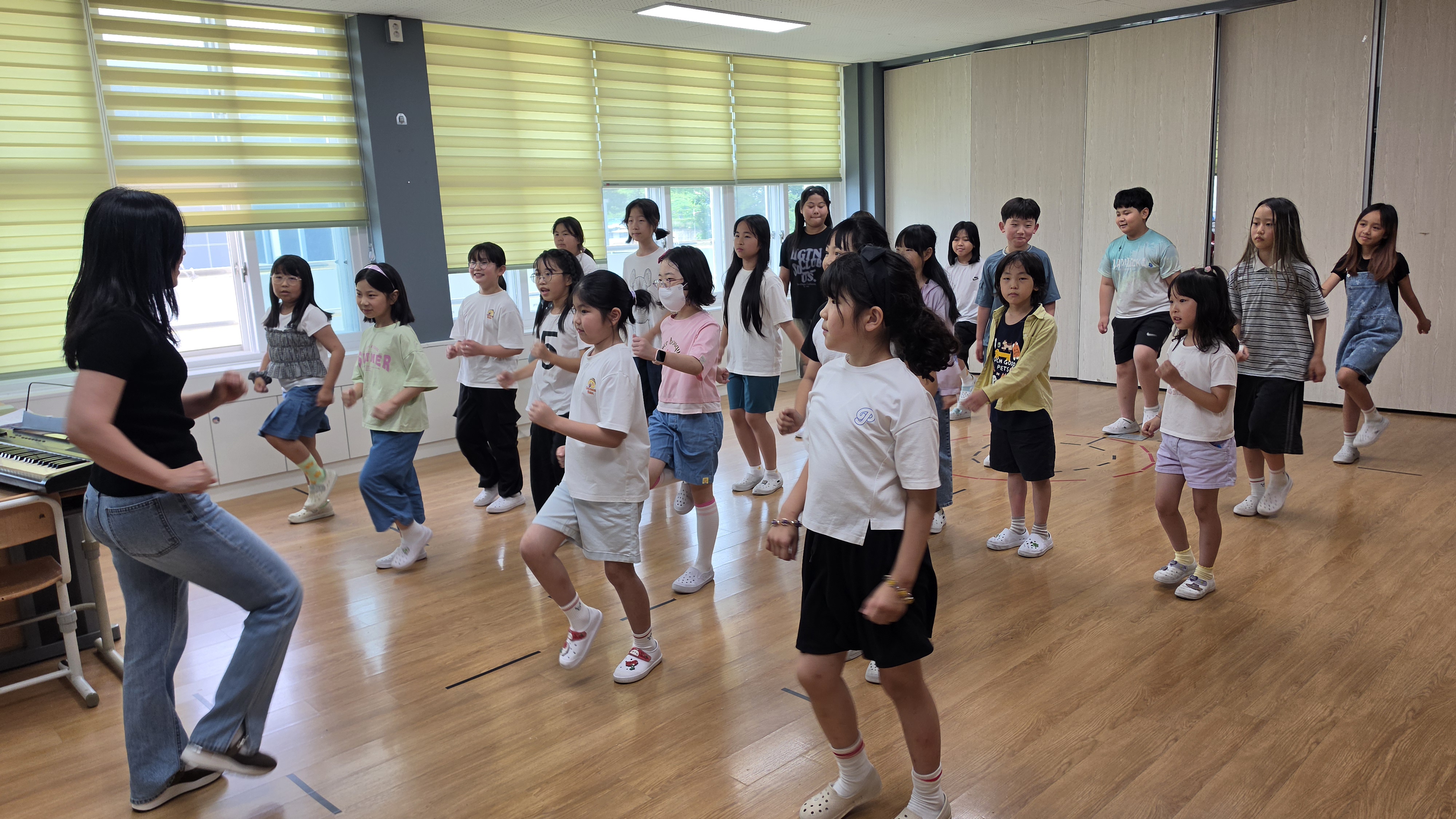 충렬초, 통영교육발전특구 작은학교 아카데미[뮤지컬‘아우름’체험DAY] 개최 - 관련이미지2