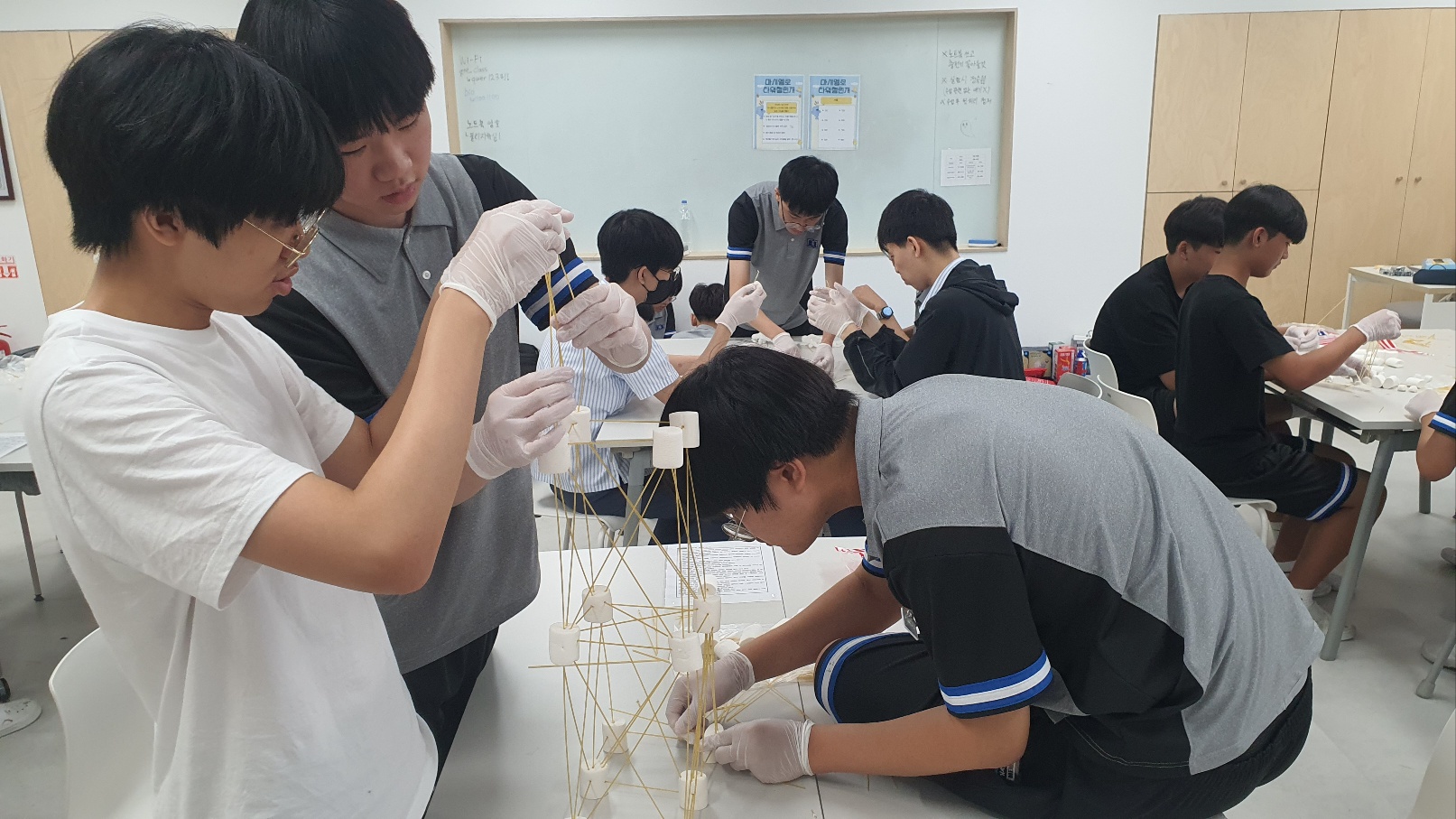 “문학과 미술 속으로 들어간 수학”창원중앙고 융합형 수학축제 열려 - 관련이미지1