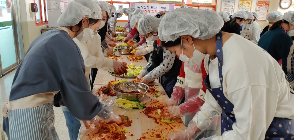 정동초_우리 텃밭 배추로 김장문화 계승해요. - 관련이미지2