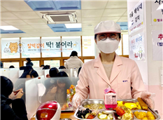 진해세화여고, 수능 마친 고3 학생들 위한 랍스터 급식 이벤트 - 관련이미지3