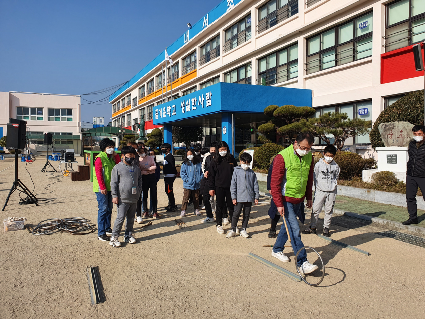 내서초 ‘전통 놀이문화 체험의 날’다 같이 노는 날 - 관련이미지1