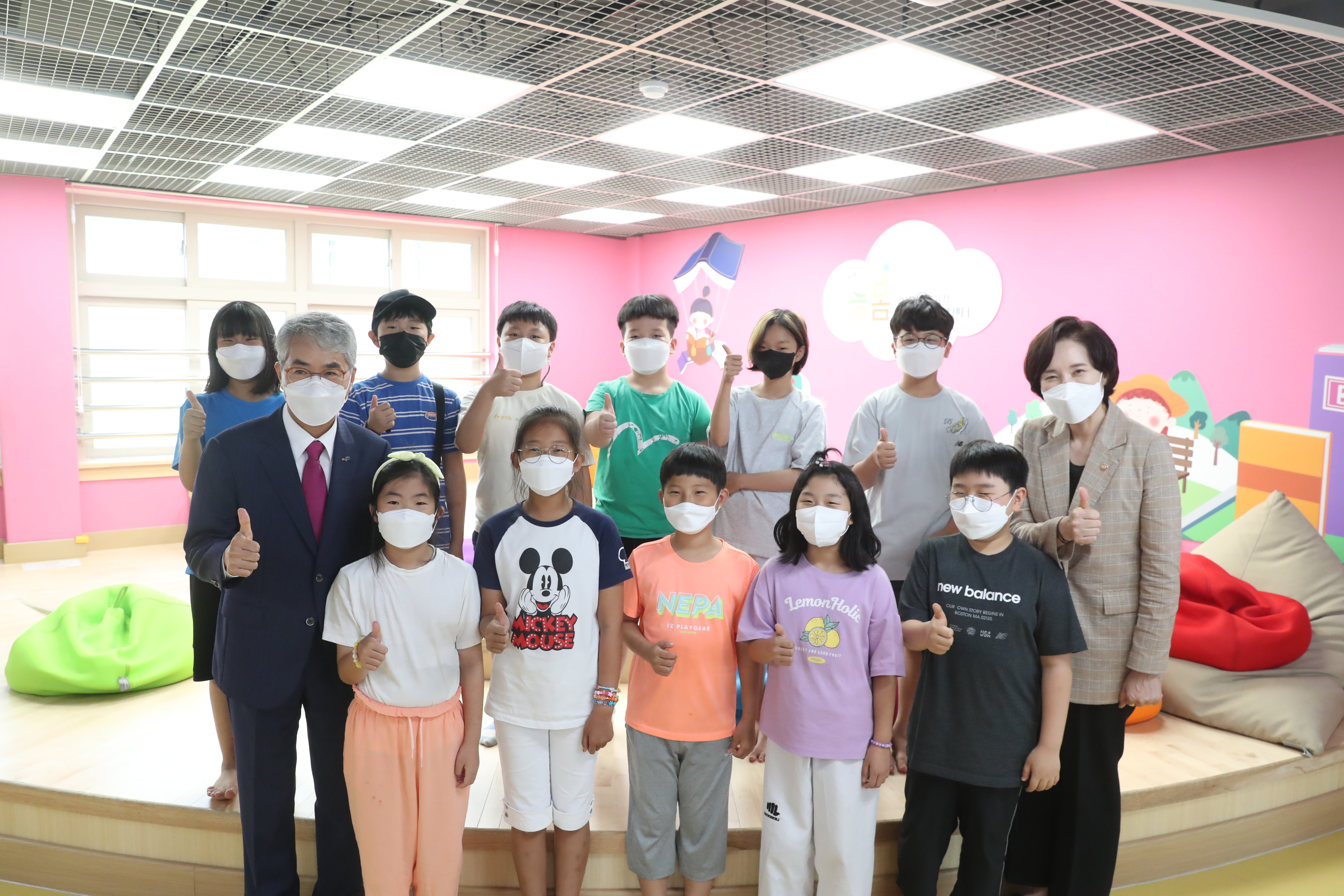 유은혜 부총리, 거점통합돌봄센터 ‘늘봄’ 방문 - 관련이미지1