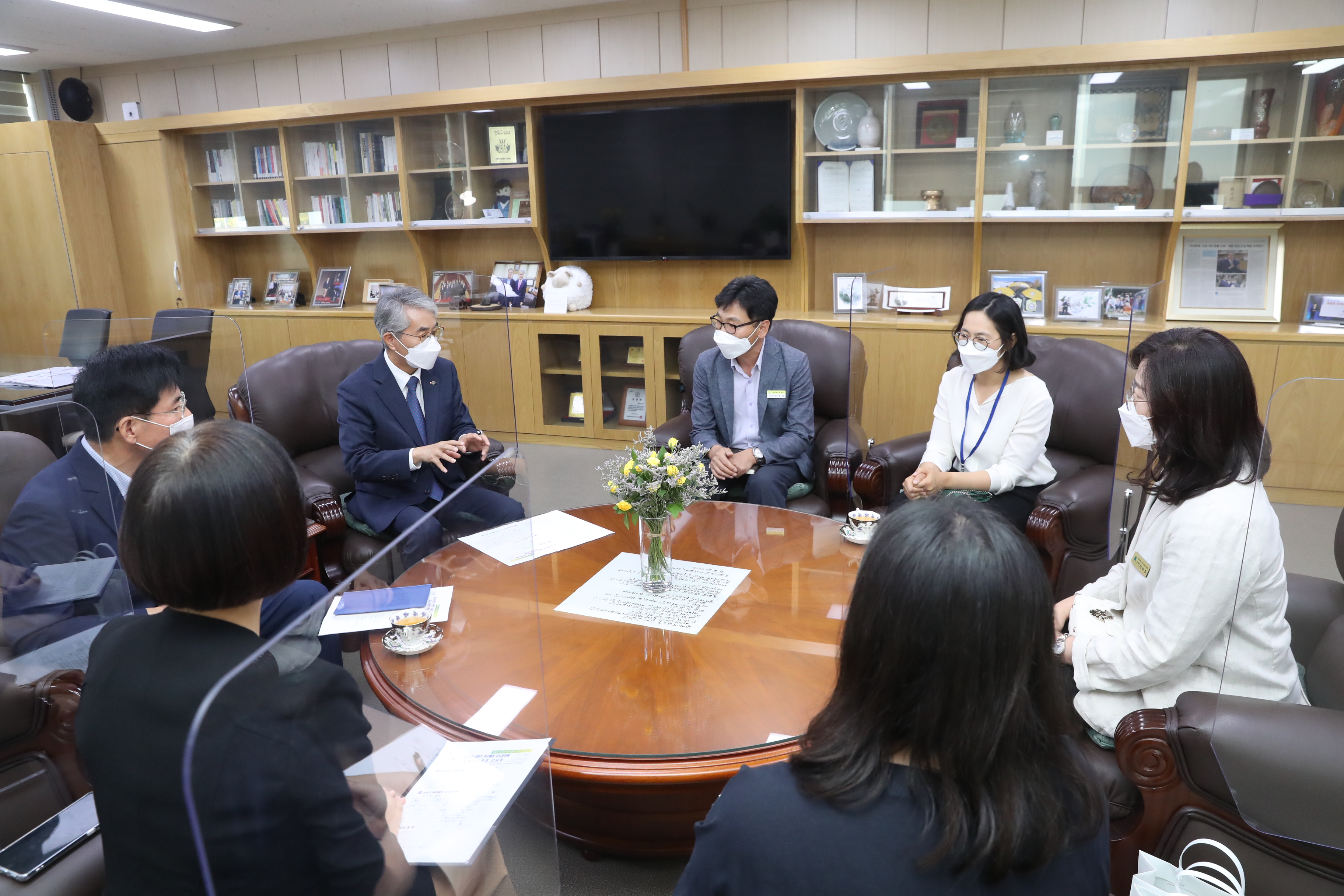 박종훈 교육감, 상반기 적극행정 우수공무원 격려 - 관련이미지1