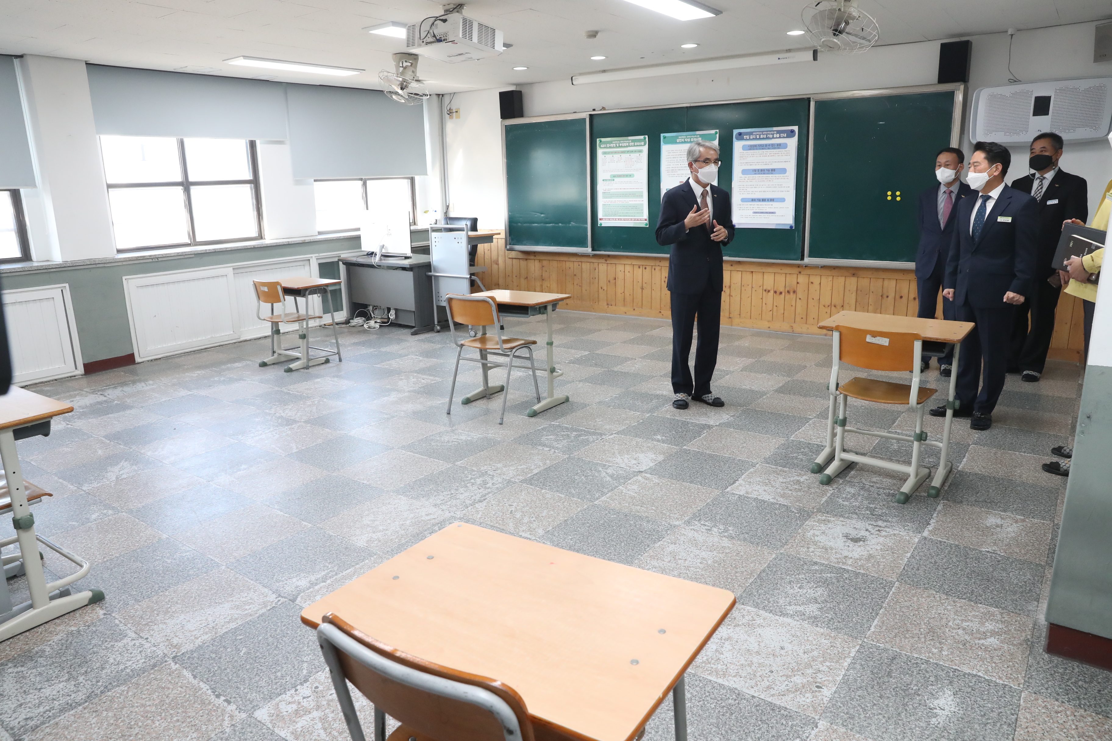 박종훈교육감, 2022. 대학수학능력시험 시험장 현장 점검(진로교육과 김익수 ☎268-1381) - 관련이미지2