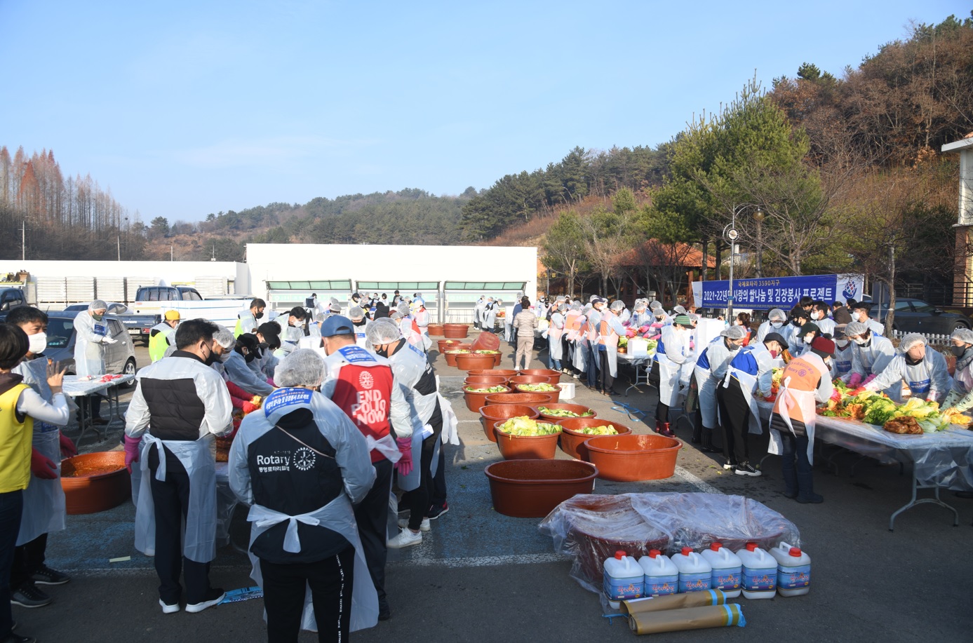 진주교육지원청, 지역봉사단체 쌀나눔 및 김장 학생 지원으로 훈훈한 겨울 맞이 - 관련이미지1