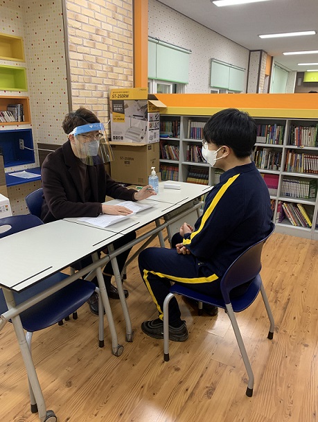 진주교육지원청, 찾아가는 백신접종 학교 현장 격려 - 관련이미지2