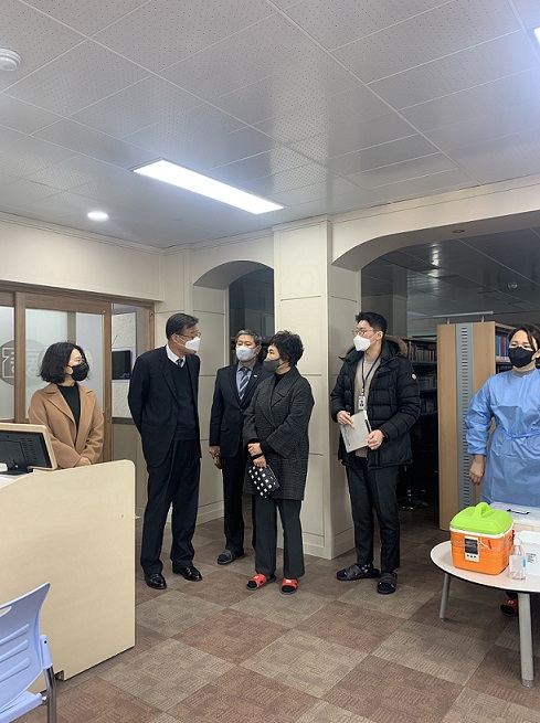 진주교육지원청, 찾아가는 백신접종 학교 현장 격려 - 관련이미지3