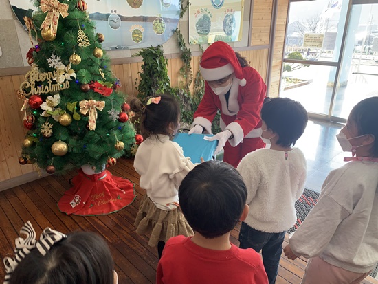창녕장천초, 산타클로스가 우리 학교에 왔어요 - 관련이미지2