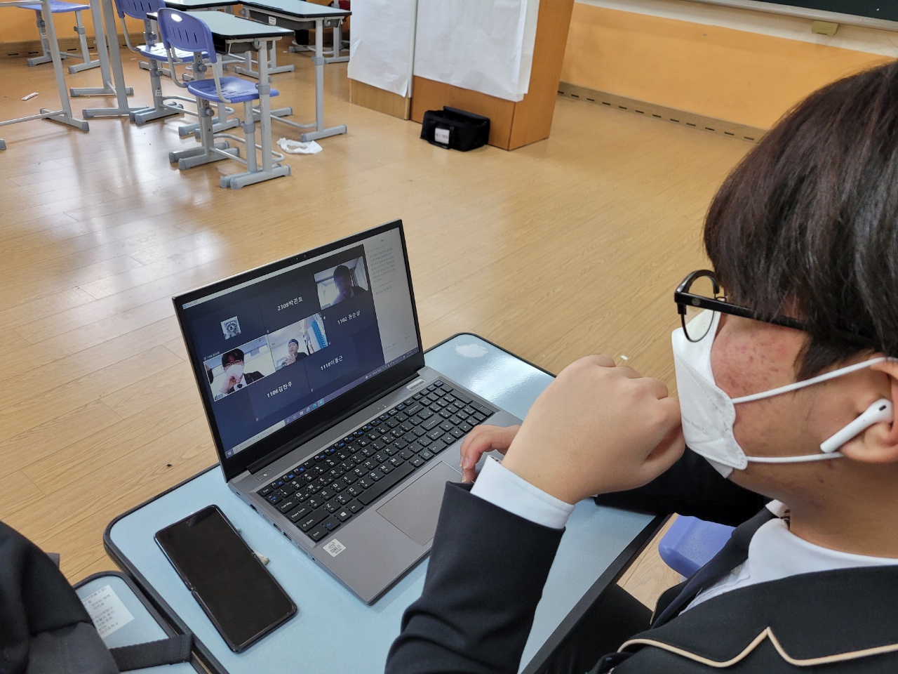 밀양고 3학년 진학 멘토링으로 후배 사랑 실천하고 워킹스루로 졸업식 - 관련이미지1