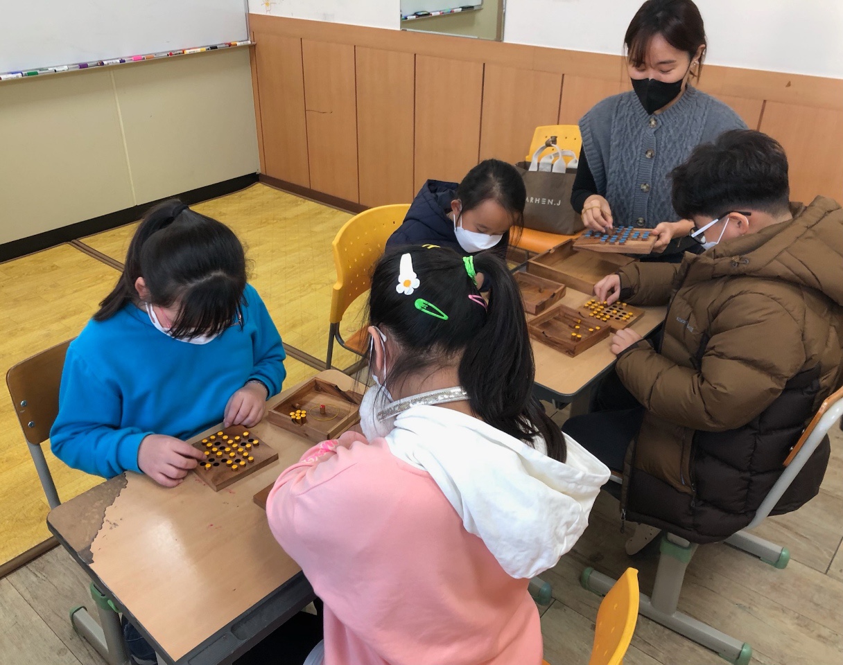 밀양교육지원청, 놀면서 배워요, 손으로 만드는 수학! - 관련이미지1