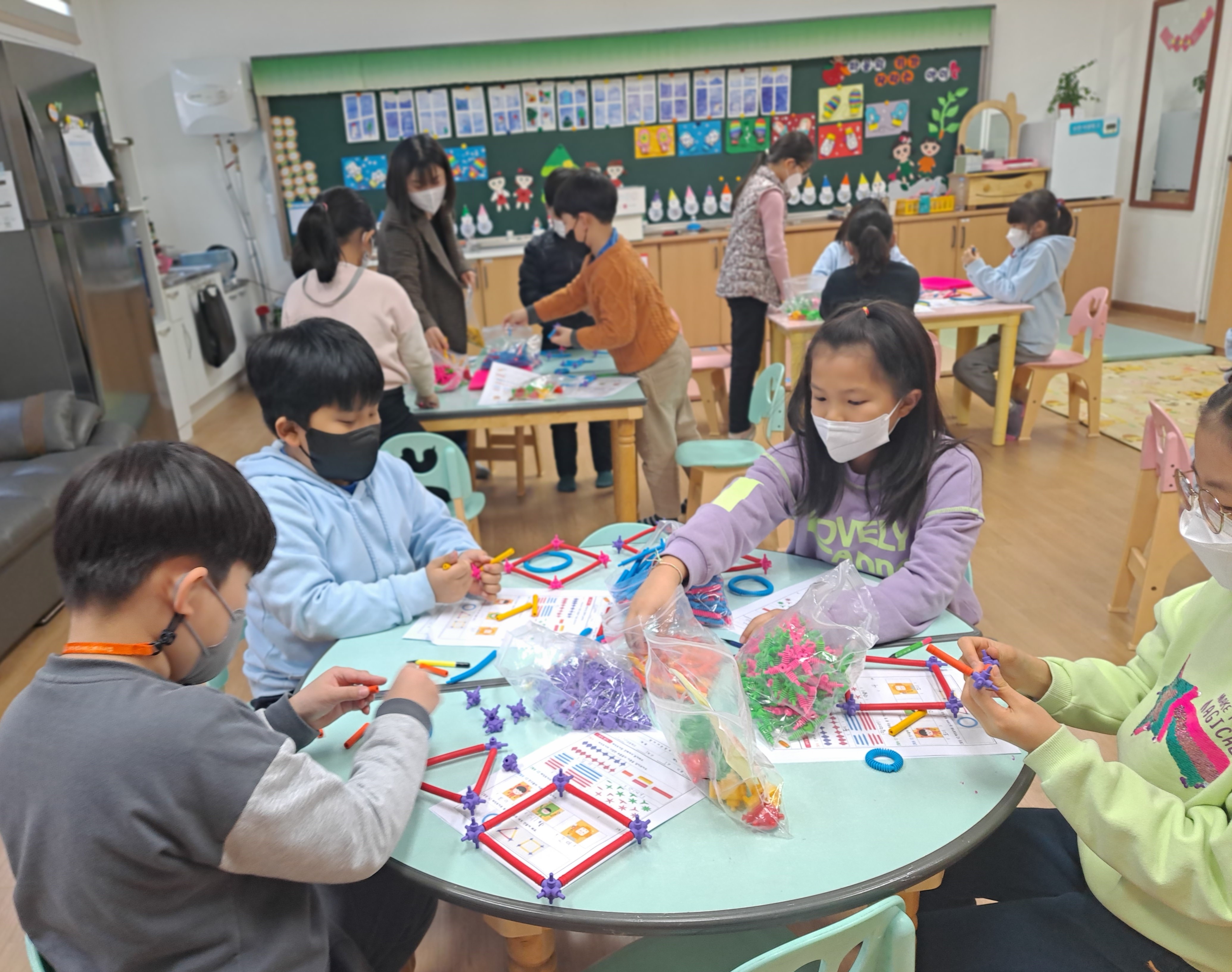 밀양교육지원청, 놀면서 배워요, 손으로 만드는 수학! - 관련이미지2