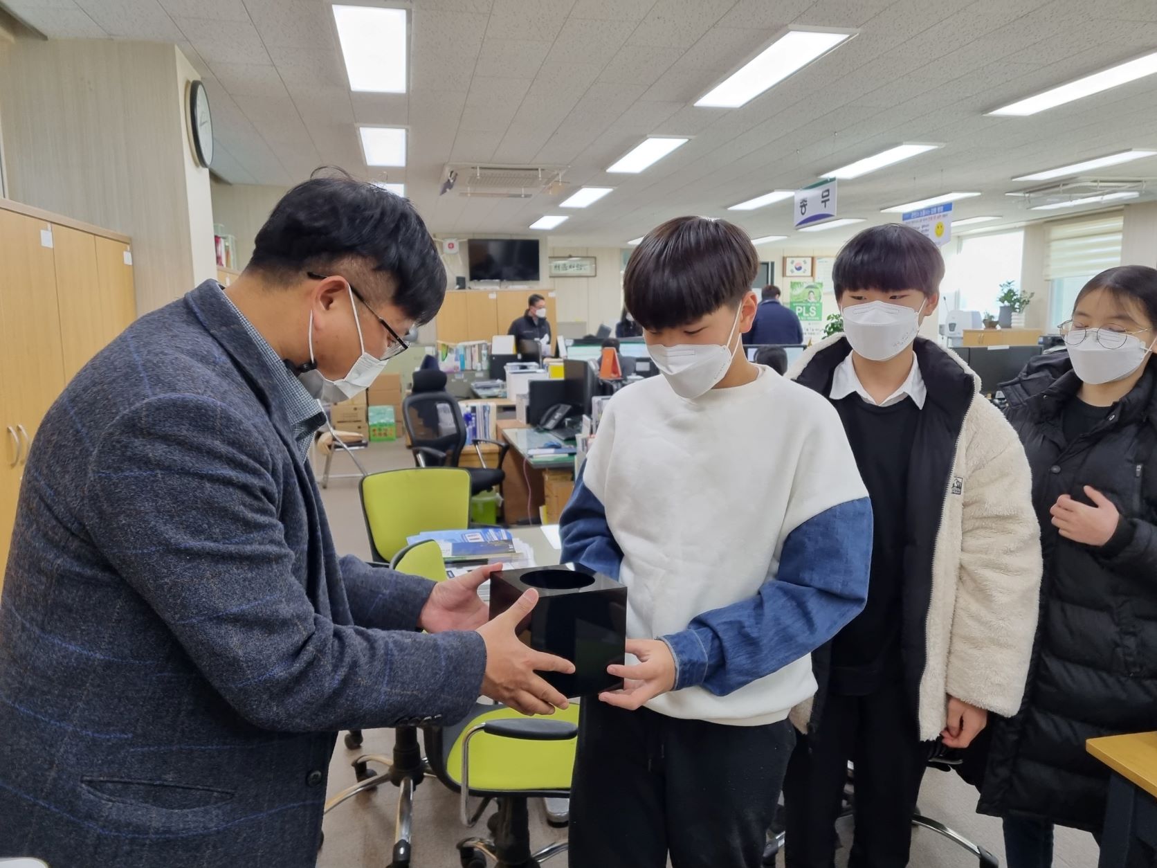 마천초, 이웃돕기 성금모금 참여 - 관련이미지4