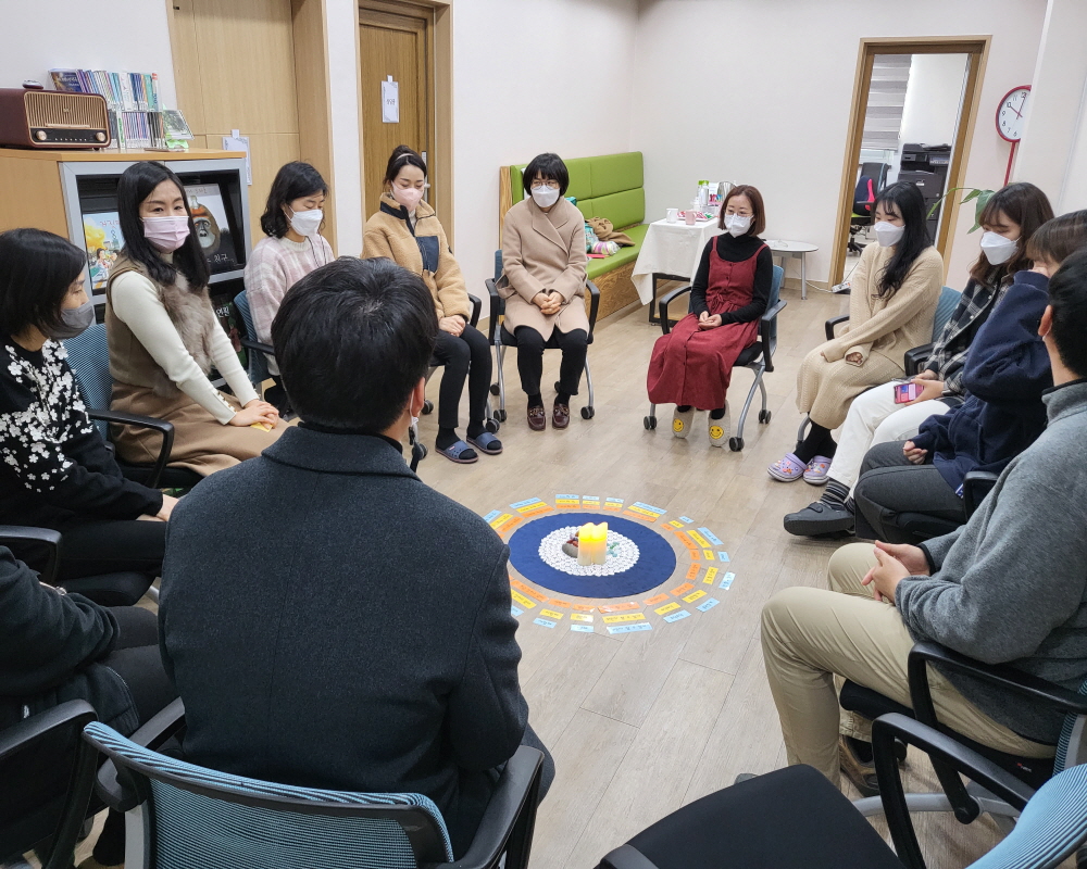 거제교육지원청, 도내 처음으로 야간 소규모 참여형「가해학생보호자 교육」시도 - 관련이미지1