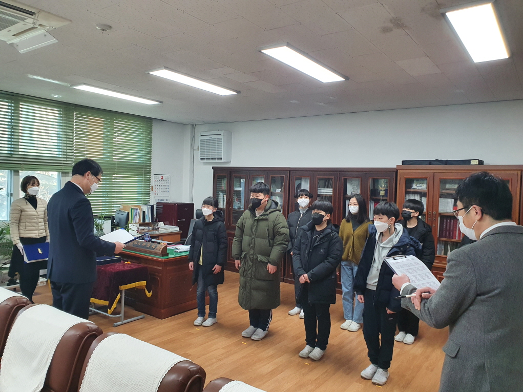 장학금 수여 사진