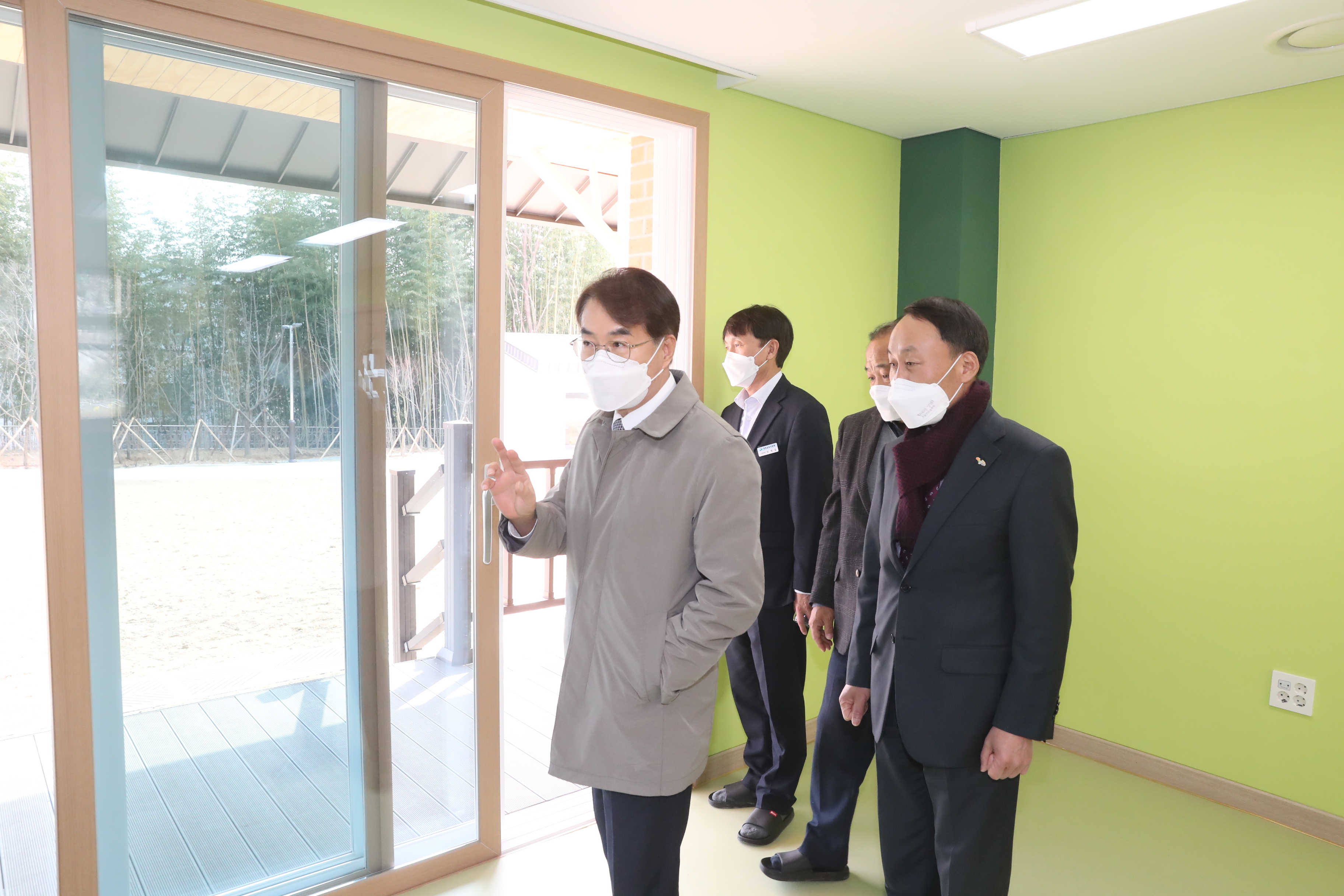 박종훈 경남교육감, 신설 학교 개교 준비 점검(시설과 손남구 ☎268-1531 또는 박진경 ☎268-1532) - 관련이미지2