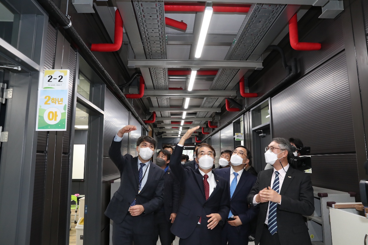 박종훈 교육감, 새 학기 준비 점검과 모듈러 교실 개관식 참석 - 관련이미지2