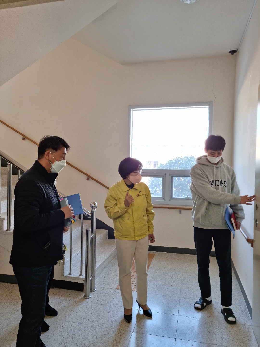 밀양교육지원청, 해빙기 재해취약시설 민간합동 안전 점검 실시 - 관련이미지2